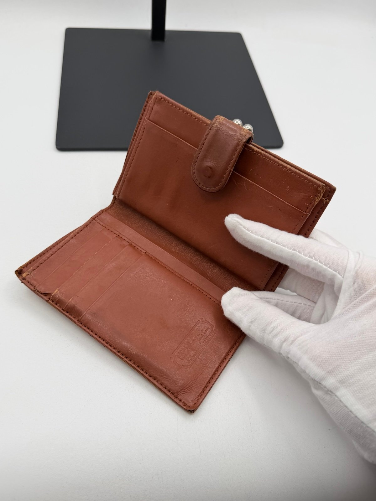 Pre-Owned MCM Leather Clasp Wallet
