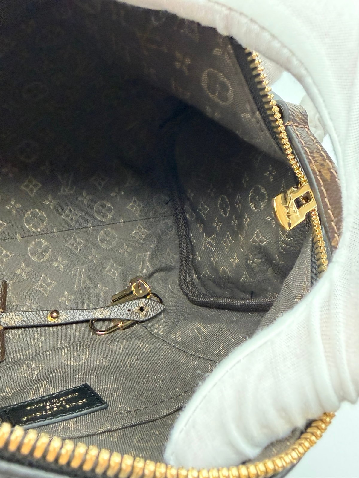 Pre-Owned Louis Vuitton Leather Calfskin Monogram Express PM