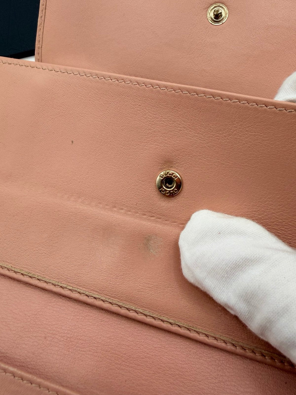 Pre-Owned Gucci Snake Skin Snap Wallet
