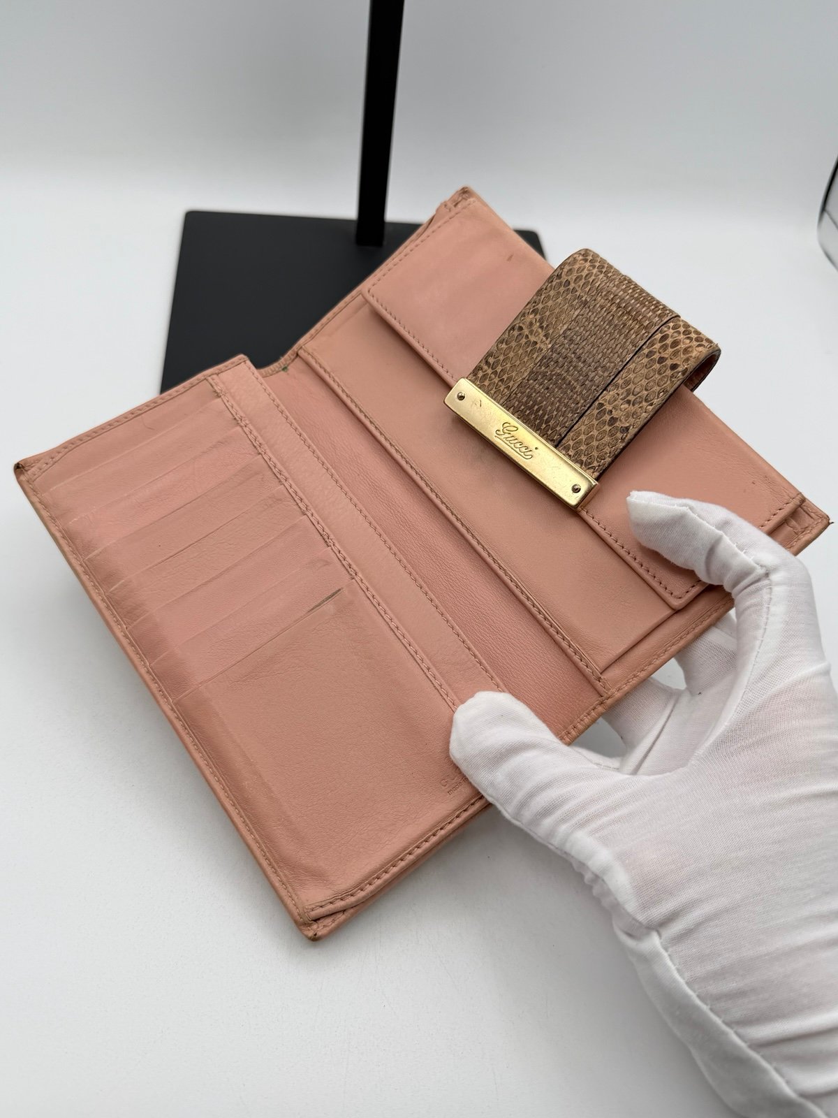 Pre-Owned Gucci Snake Skin Snap Wallet