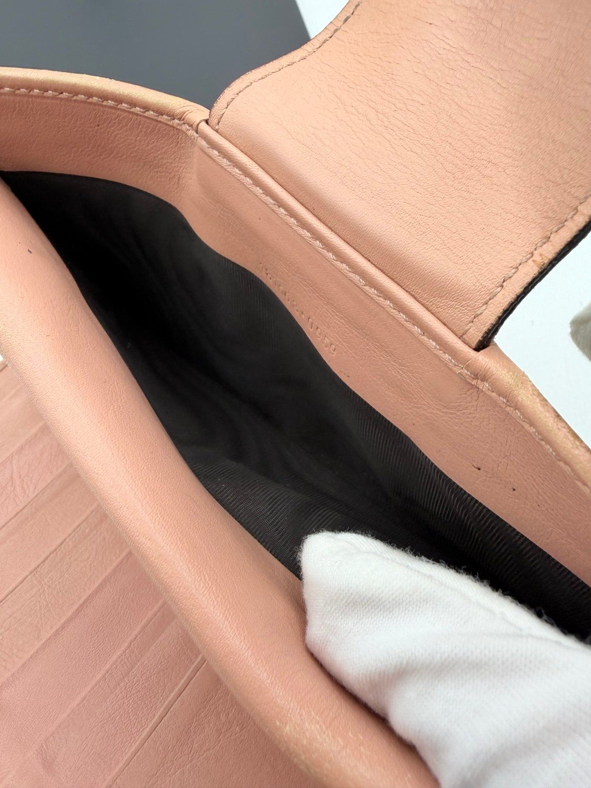 Pre-Owned Gucci Snake Skin Snap Wallet
