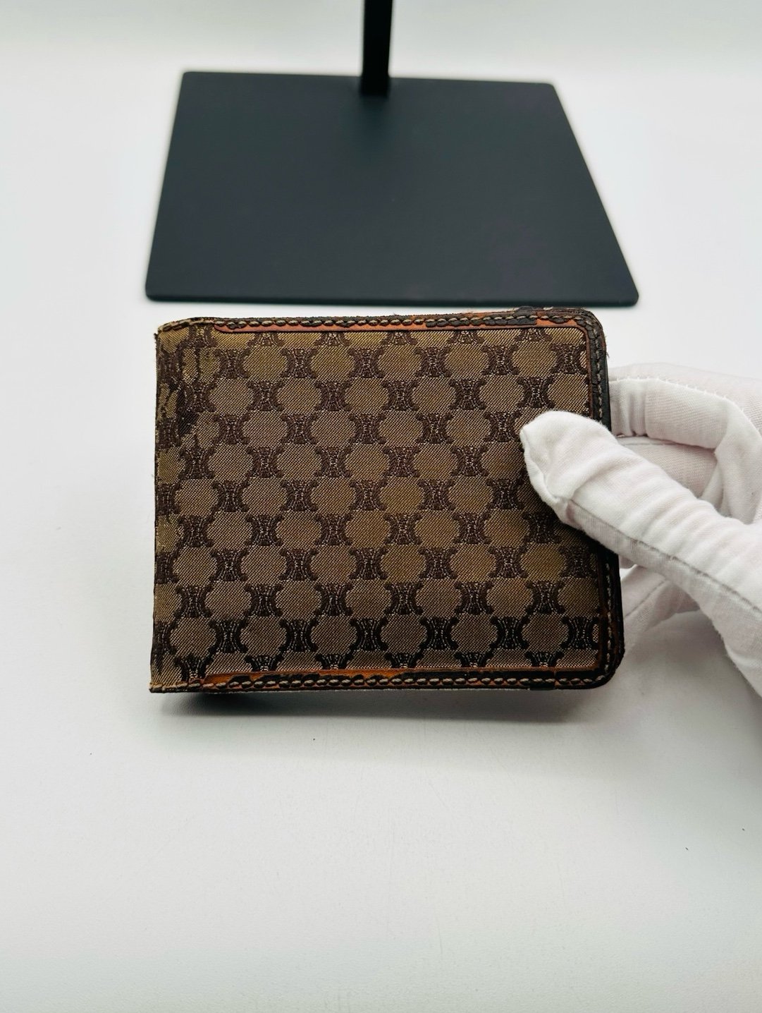 Pre-Owned Celine Bi Fold Monogram Wallet