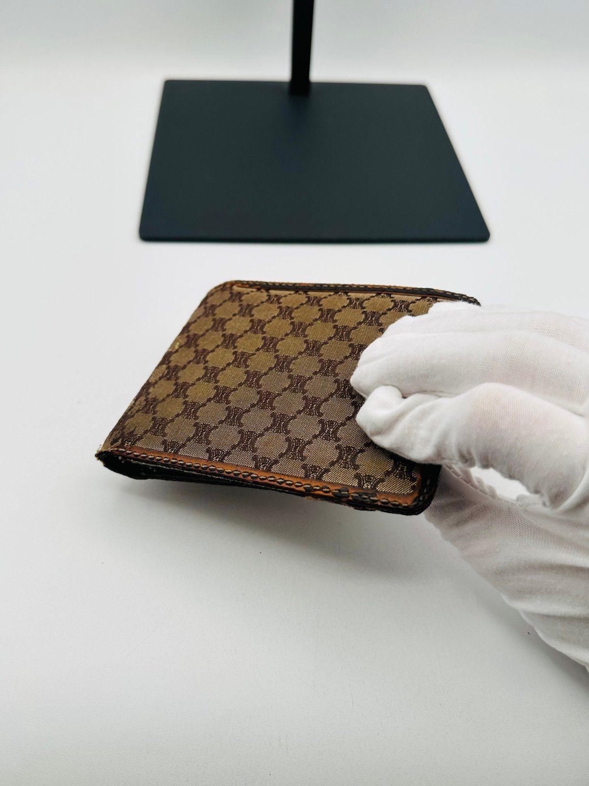 Pre-Owned Celine Bi Fold Monogram Wallet