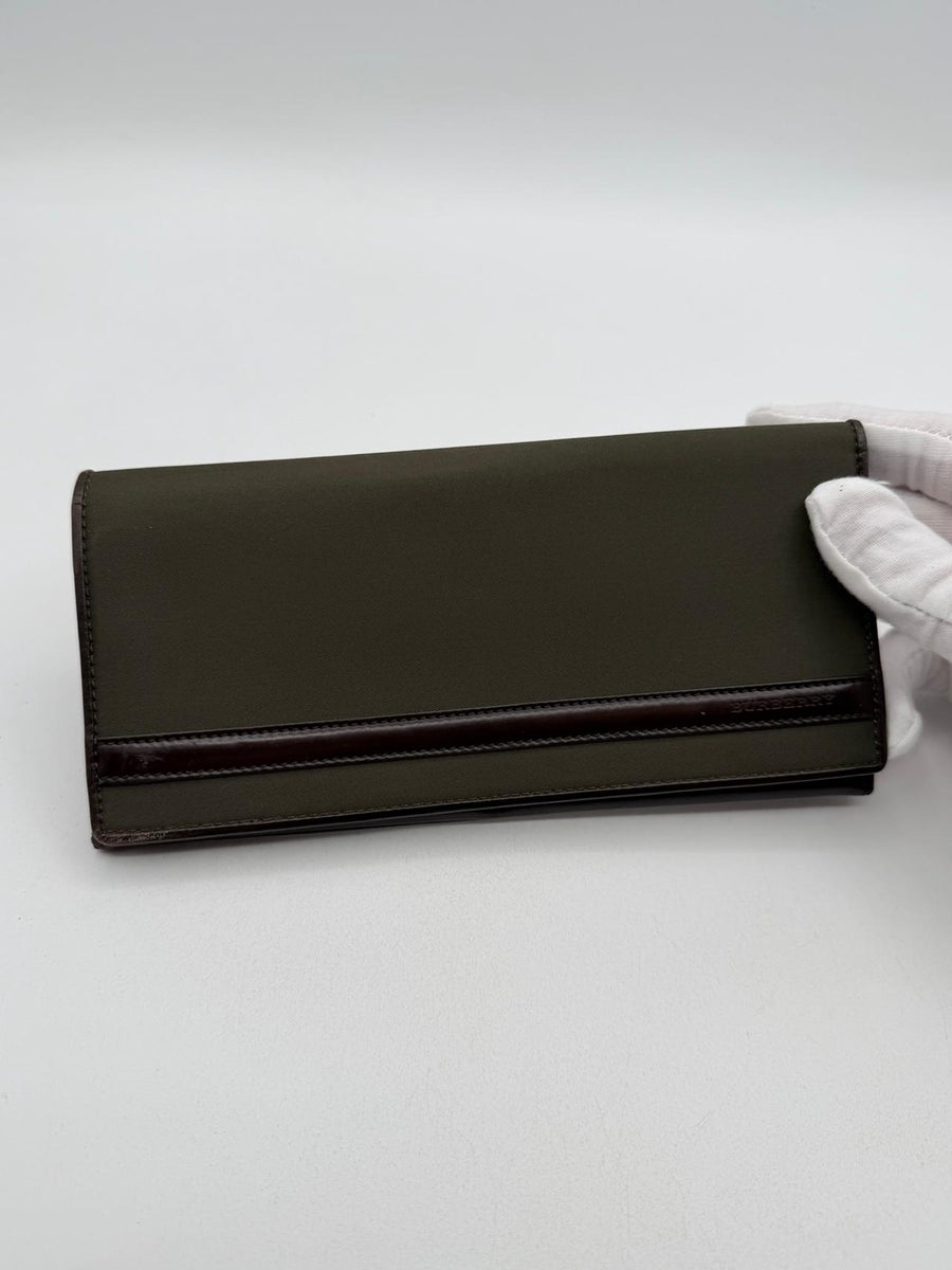 Pre-Owned Burberry Long Nylon Olive Wallet Brown