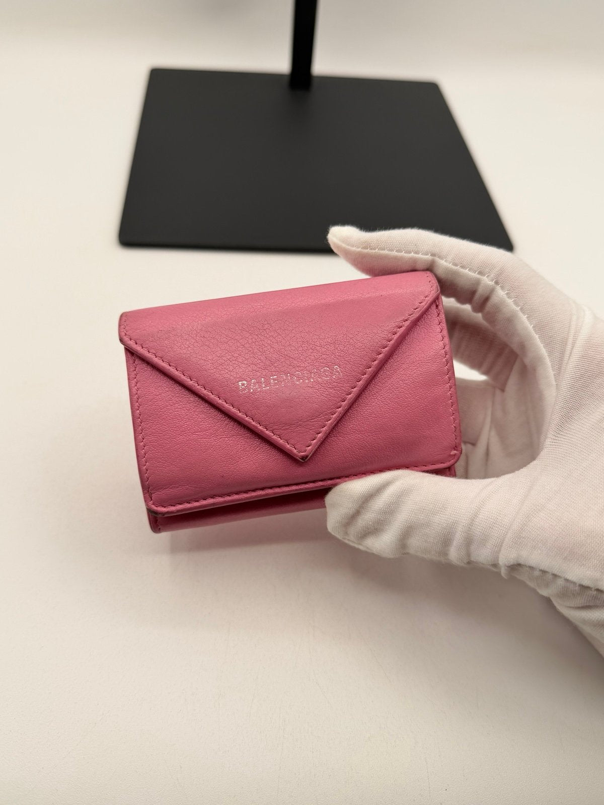 Pre-Owned Balenciaga Pink Leather Envelope Trifold Wallet