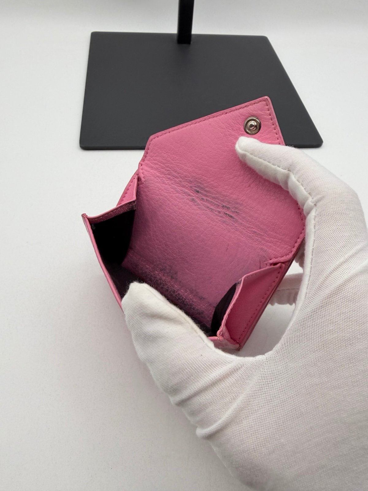 Pre-Owned Balenciaga Pink Leather Envelope Trifold Wallet