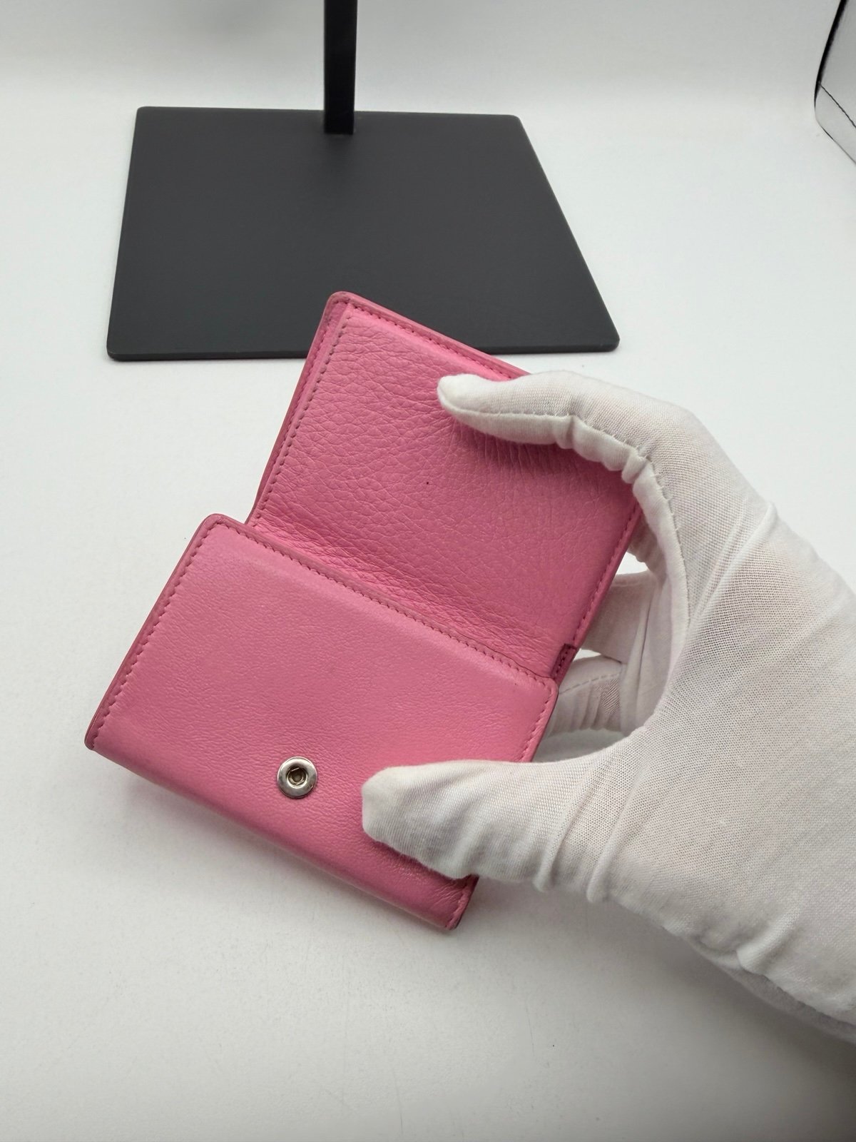 Pre-Owned Balenciaga Pink Leather Envelope Trifold Wallet