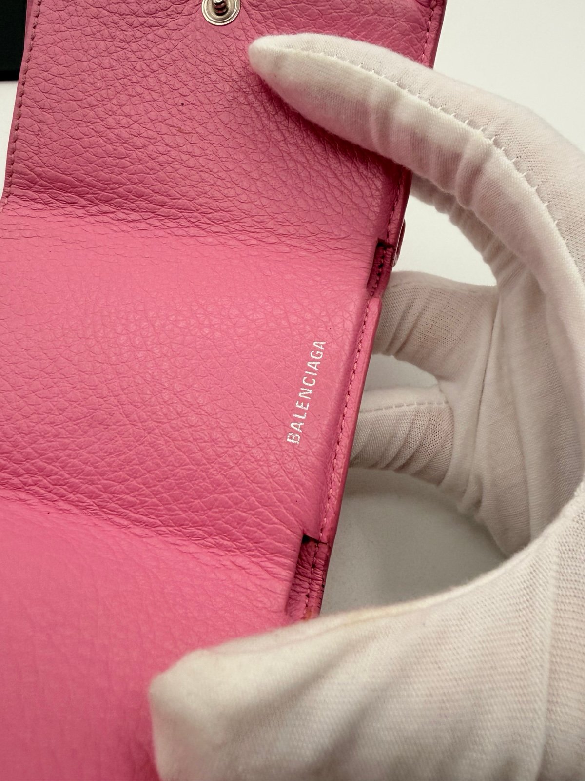 Pre-Owned Balenciaga Pink Leather Envelope Trifold Wallet