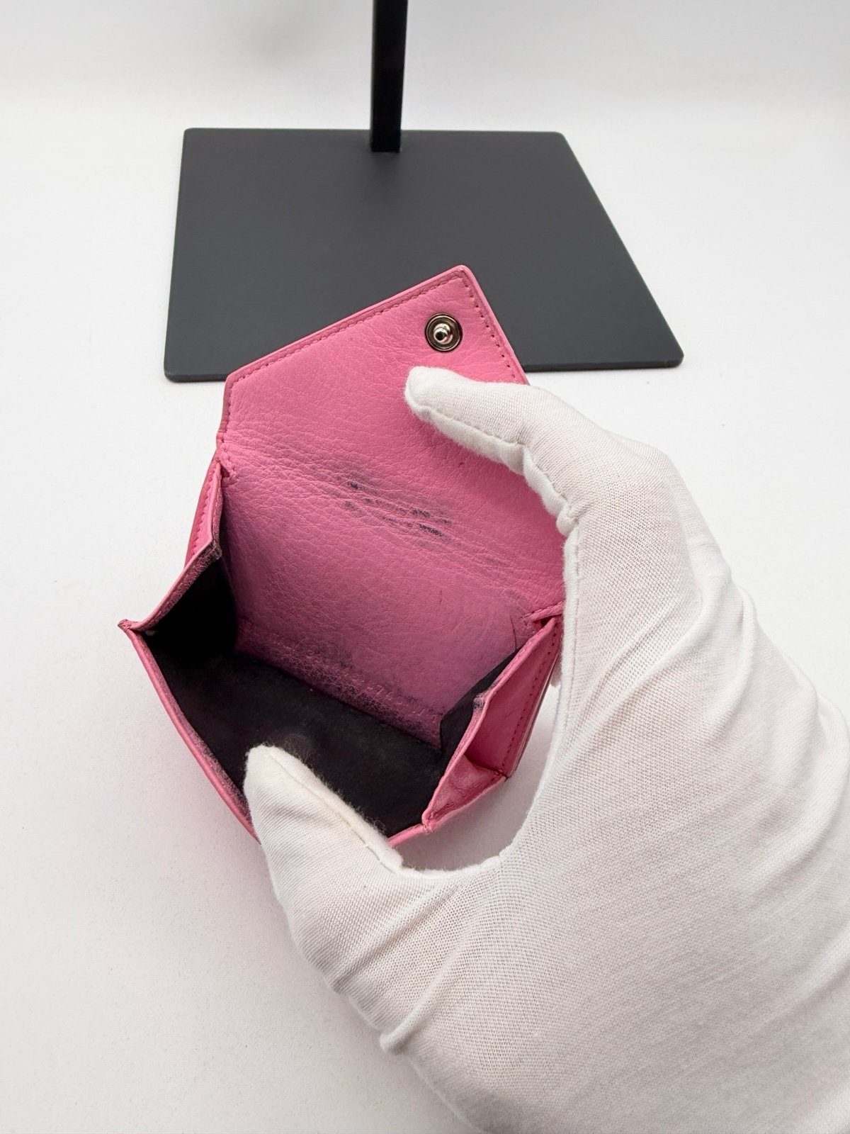 Pre-Owned Balenciaga Pink Leather Envelope Trifold Wallet