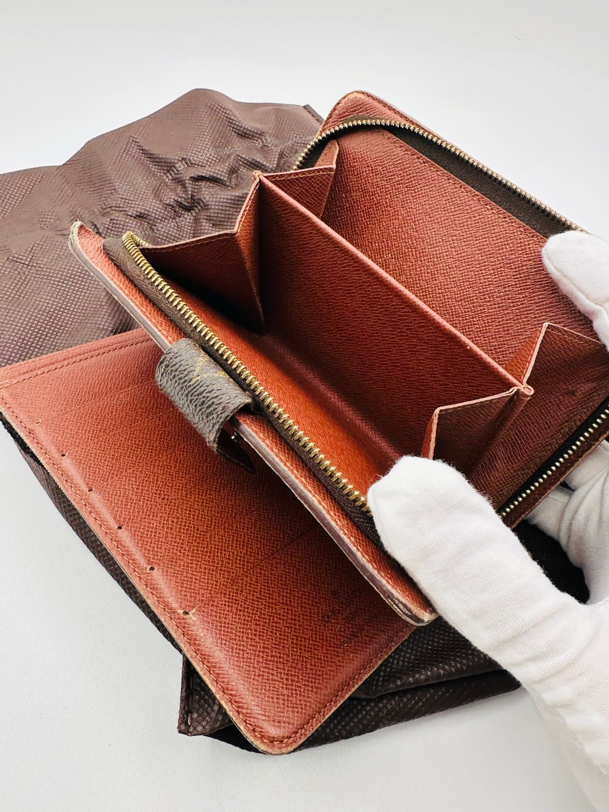 Pre-Owned Louis Vuitton Multi Pocket Monogram Wallet