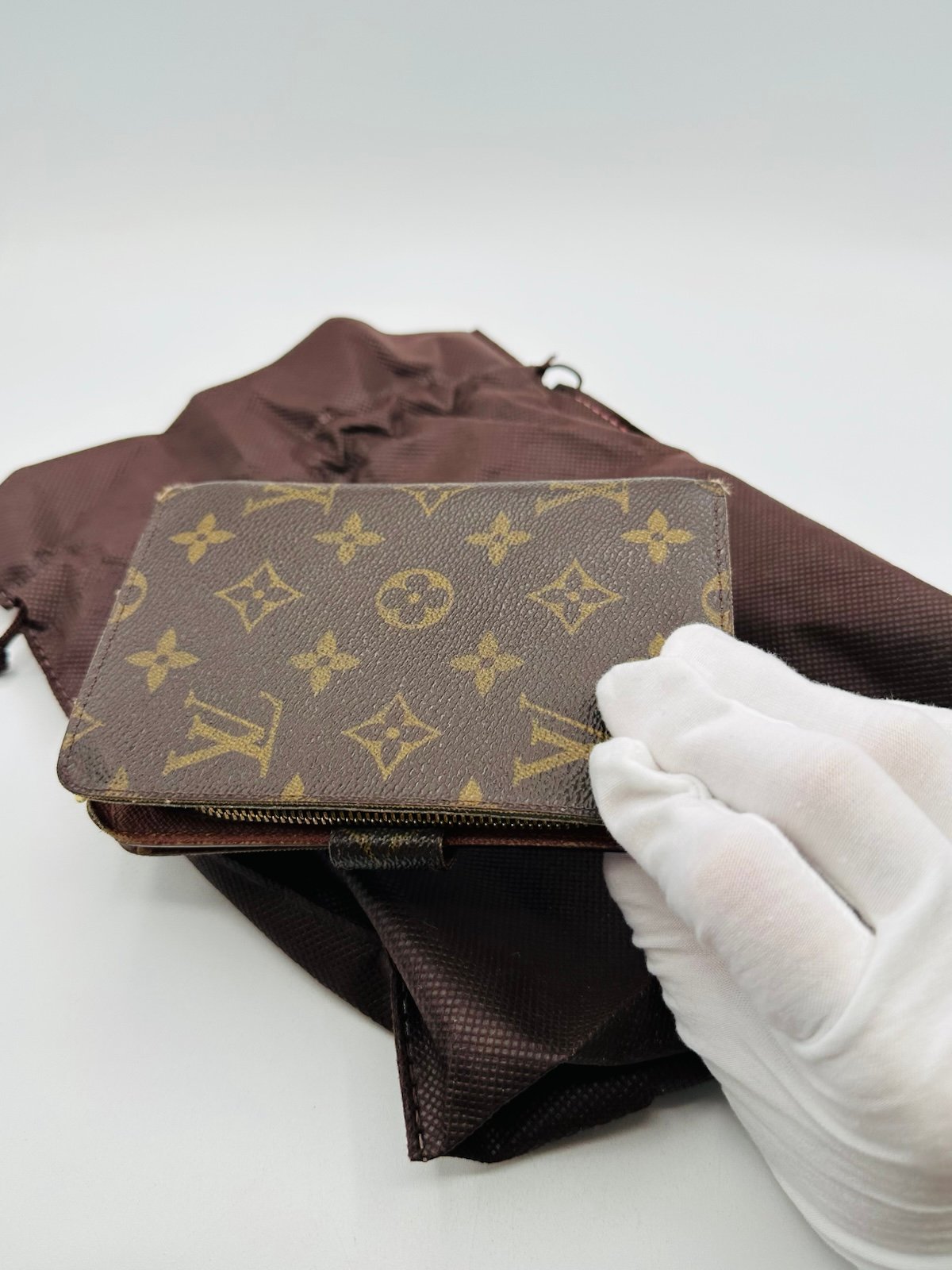 Pre-Owned Louis Vuitton Multi Pocket Monogram Wallet
