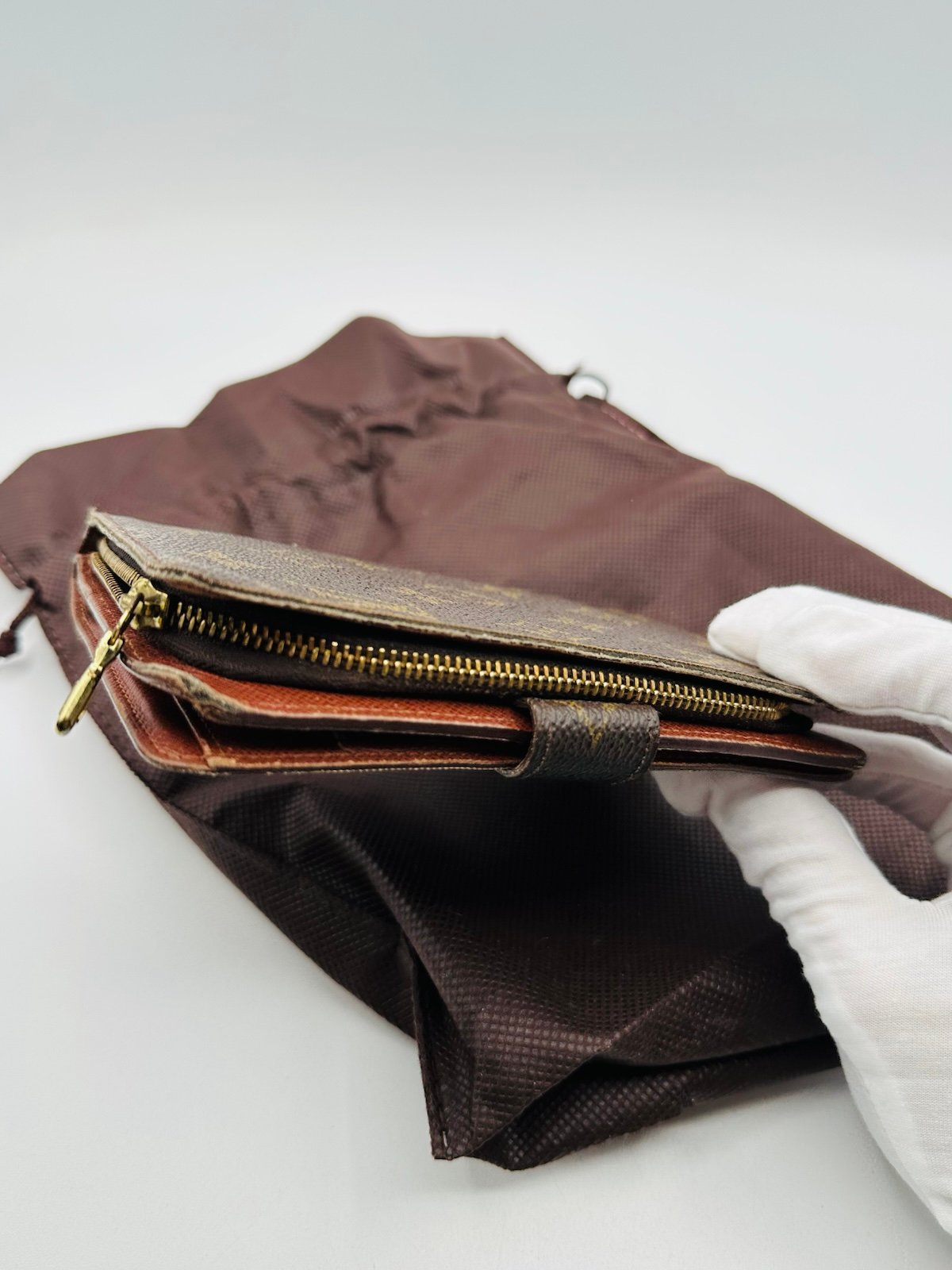 Pre-Owned Louis Vuitton Multi Pocket Monogram Wallet