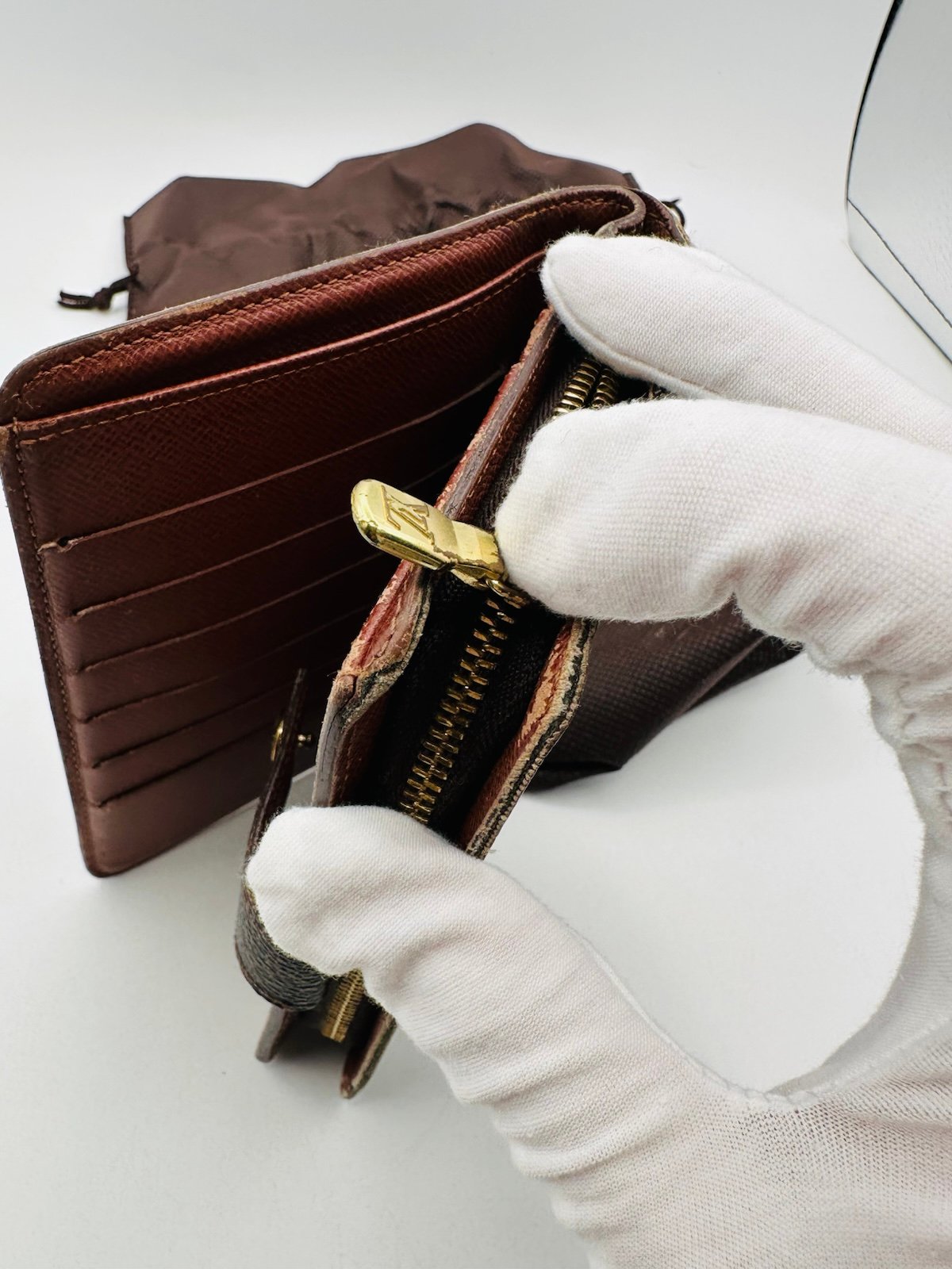 Pre-Owned Louis Vuitton Multi Pocket Monogram Wallet