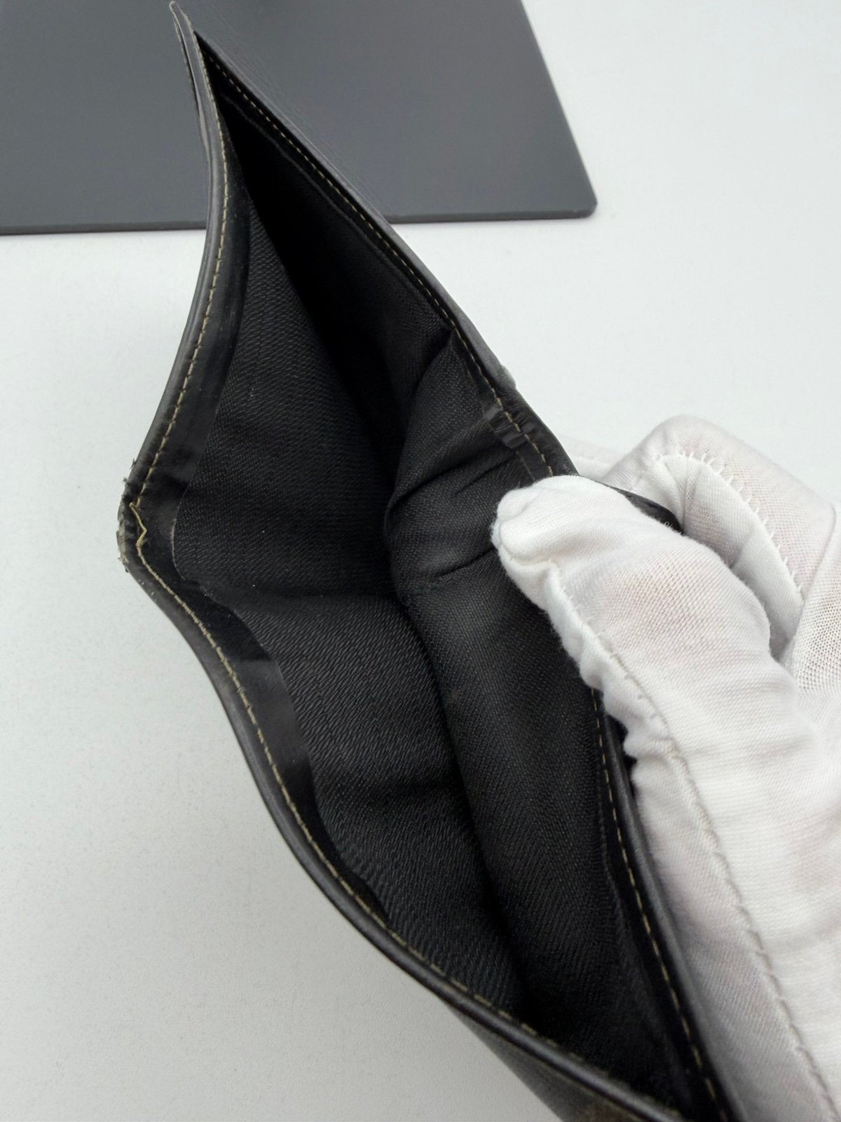 Pre-Owned Fendi Bi Fold Wallet