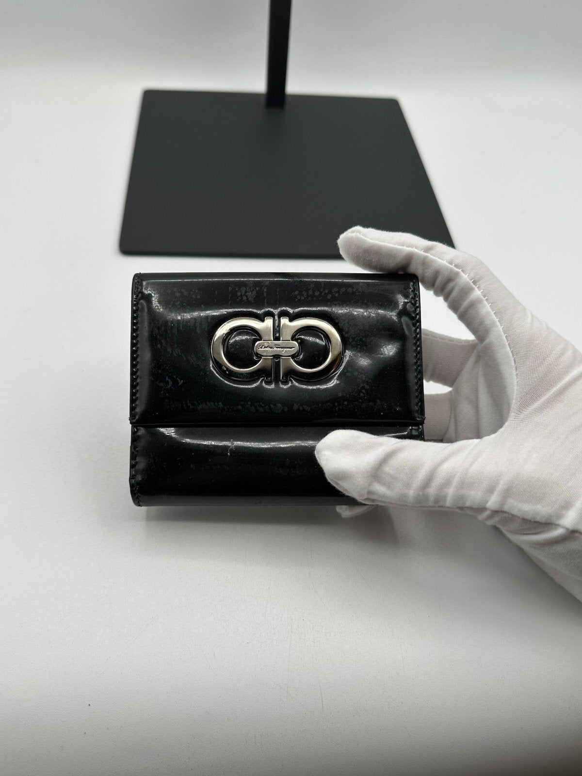 Pre-Owned Salvatore Ferragamo Patent Leather Wallet