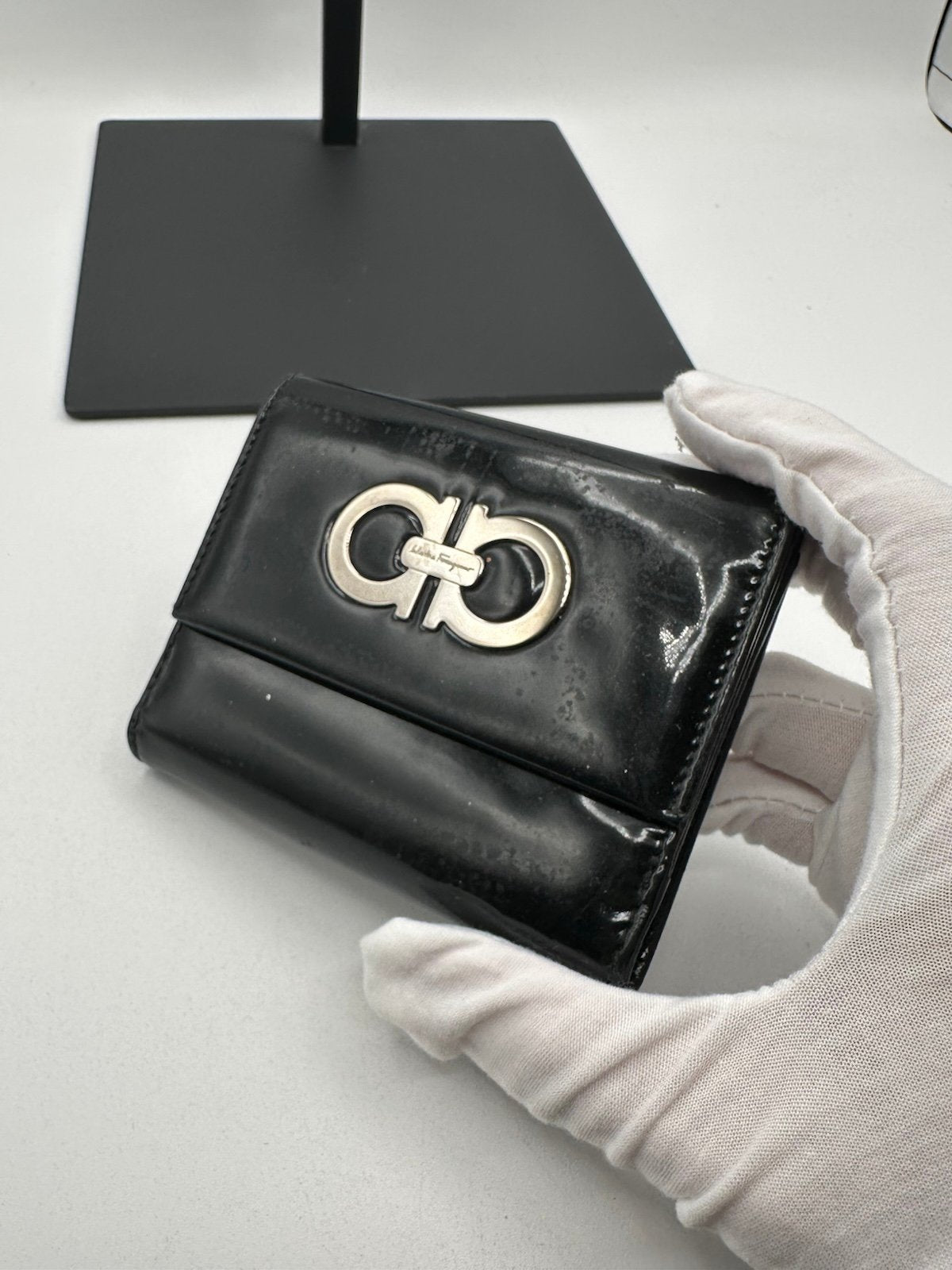 Pre-Owned Salvatore Ferragamo Patent Leather Wallet