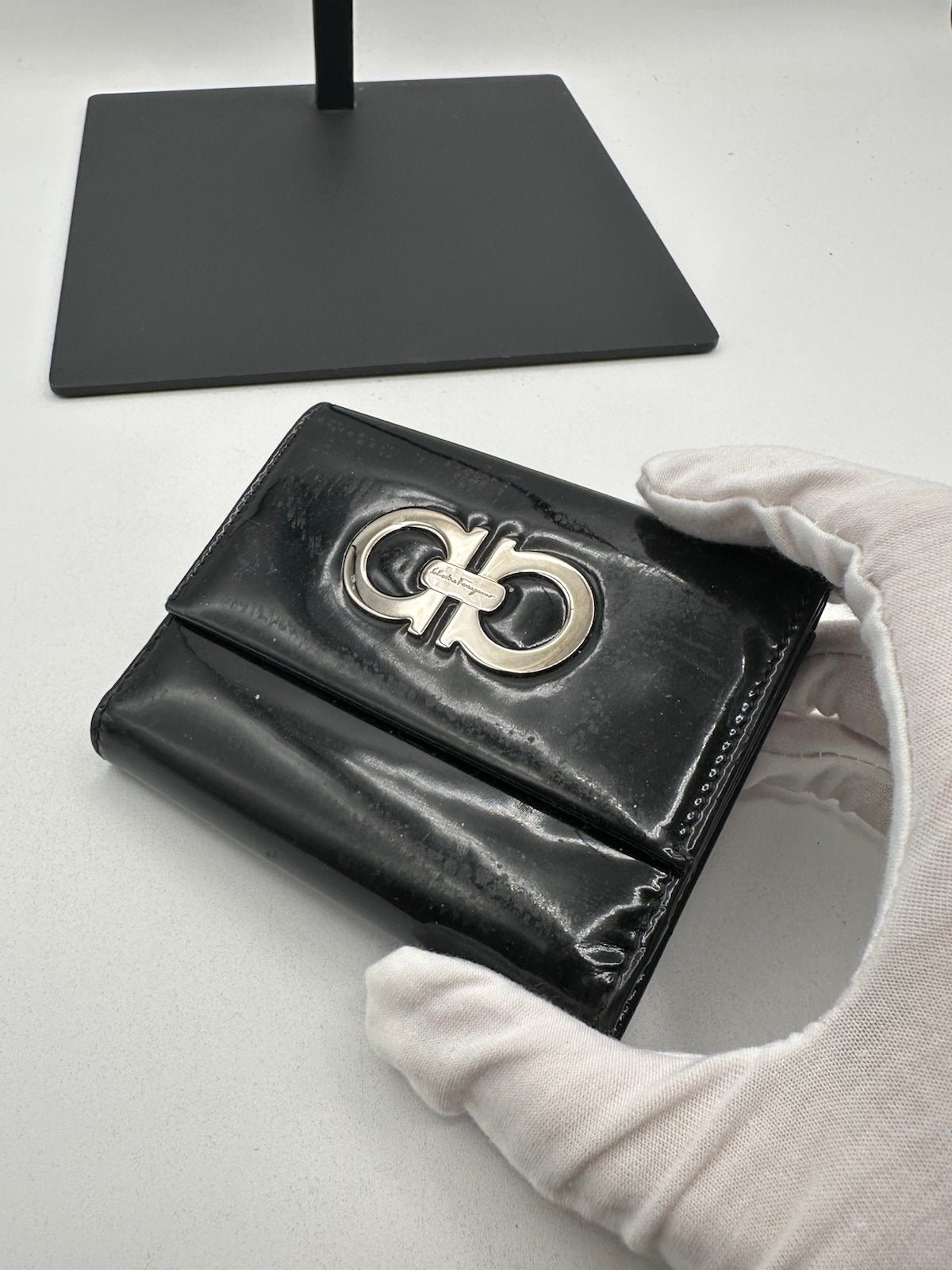 Pre-Owned Salvatore Ferragamo Patent Leather Wallet