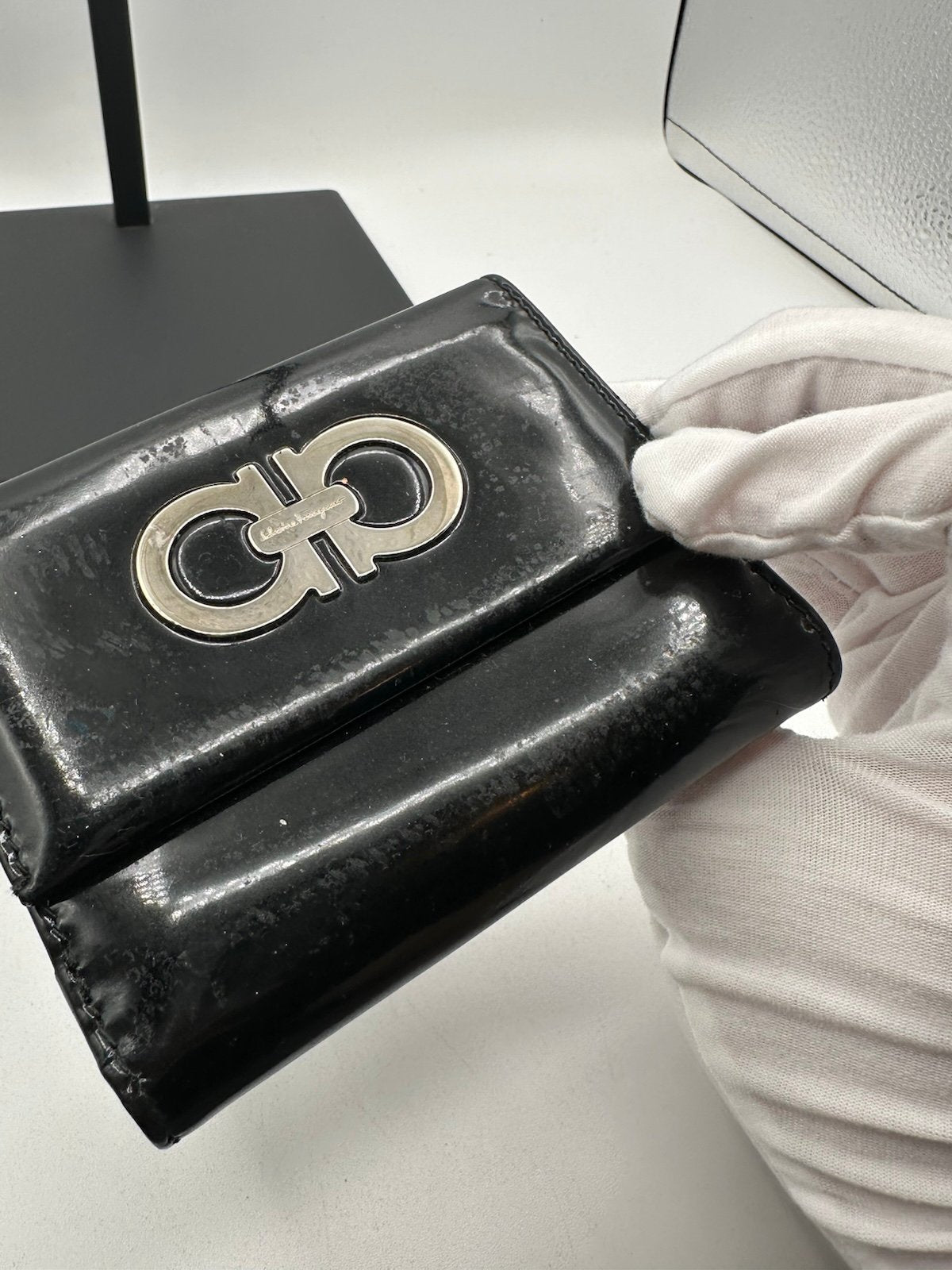 Pre-Owned Salvatore Ferragamo Patent Leather Wallet