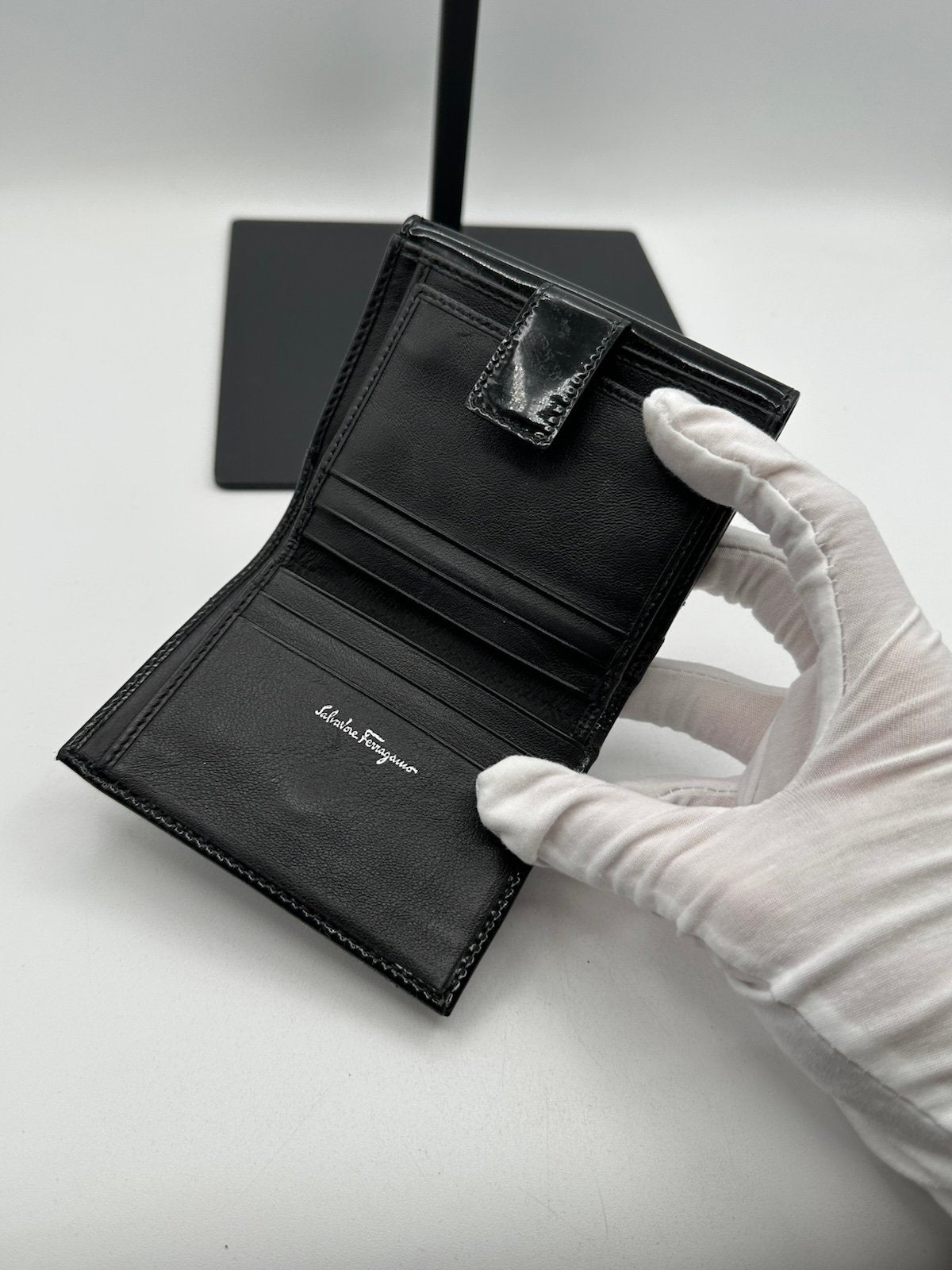 Pre-Owned Salvatore Ferragamo Patent Leather Wallet