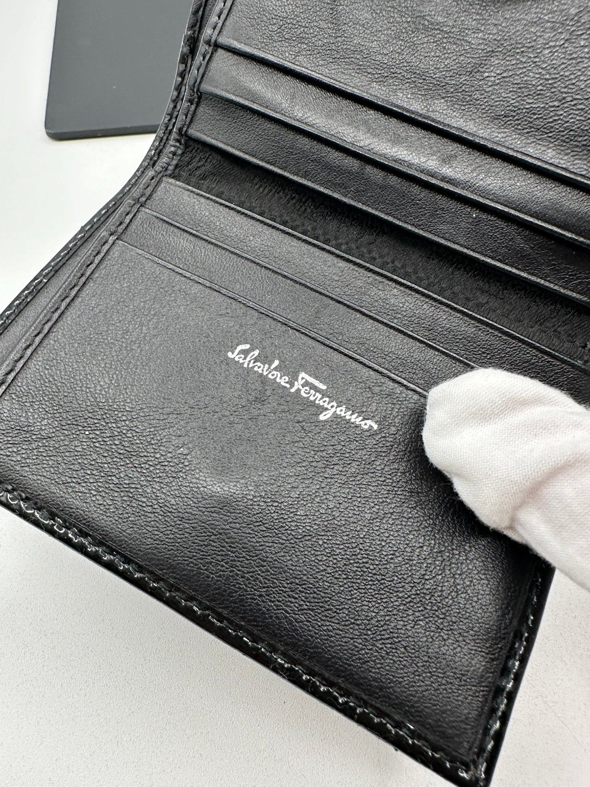 Pre-Owned Salvatore Ferragamo Patent Leather Wallet