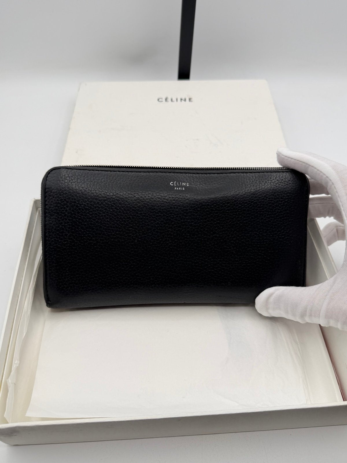 Pre-Owned Celine Leather Zip Around Wallet