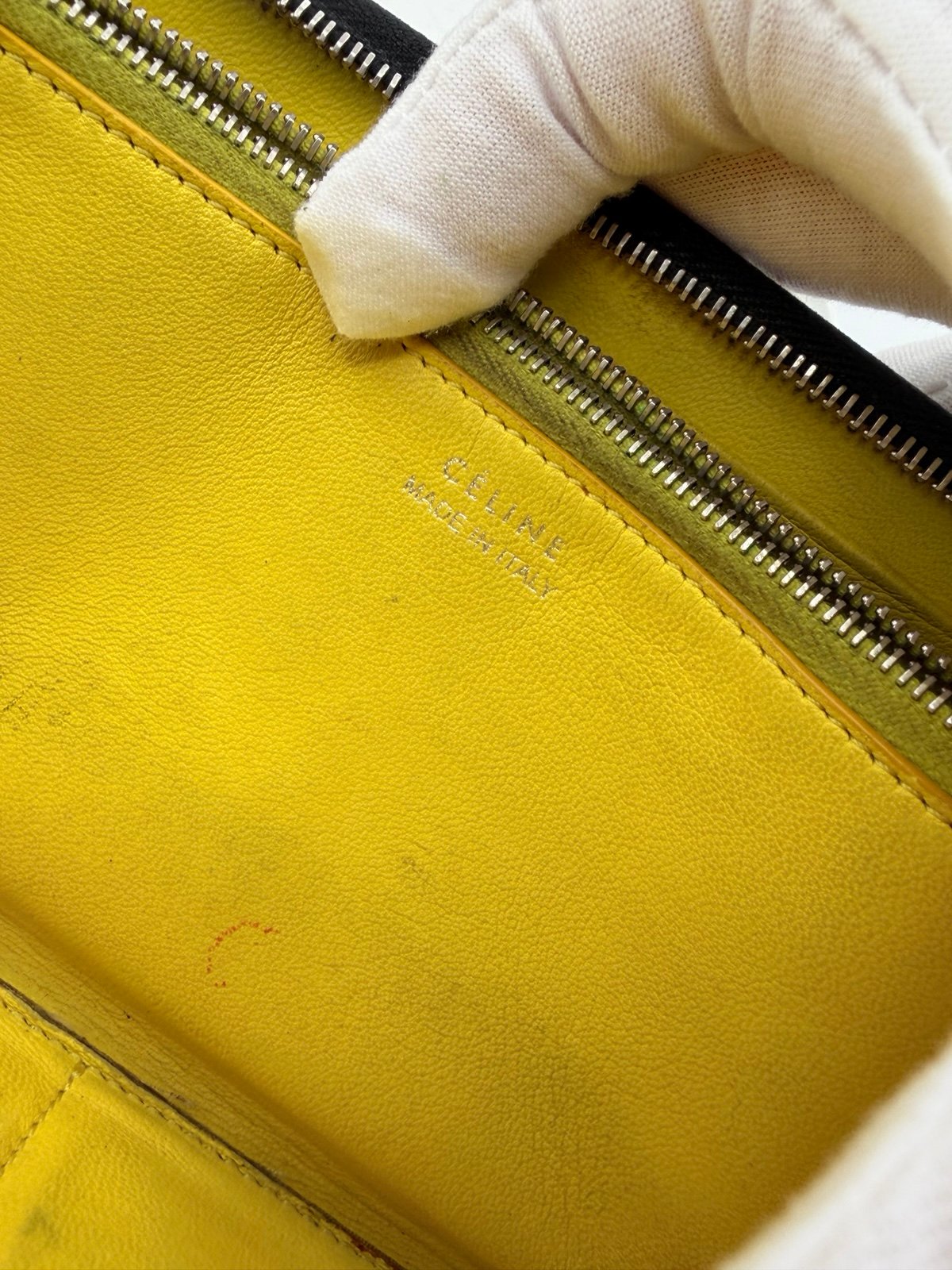 Pre-Owned Celine Leather Zip Around Wallet