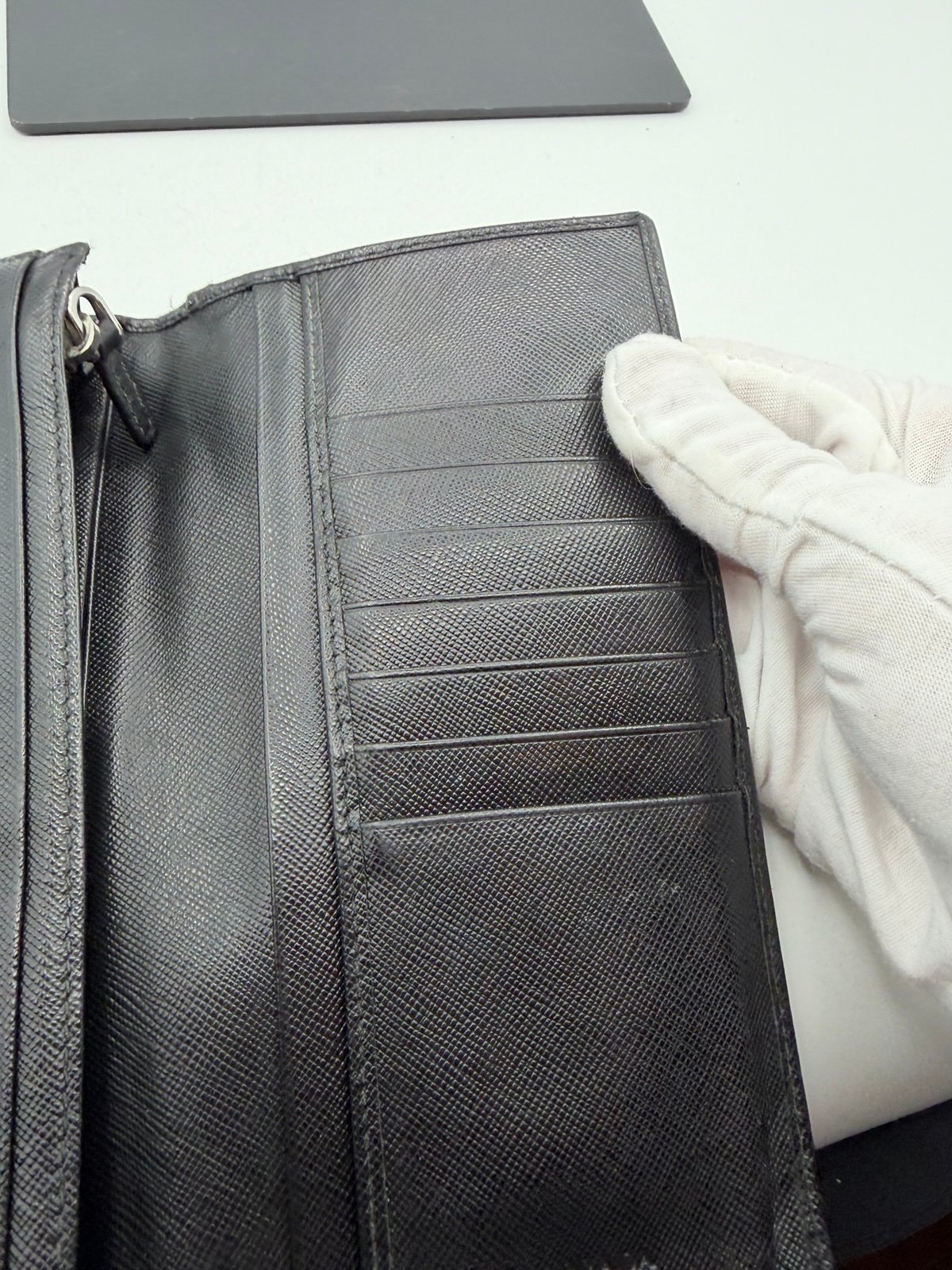 Pre-Owned Prada Saffiano Leather Long Bi Fold Wallet