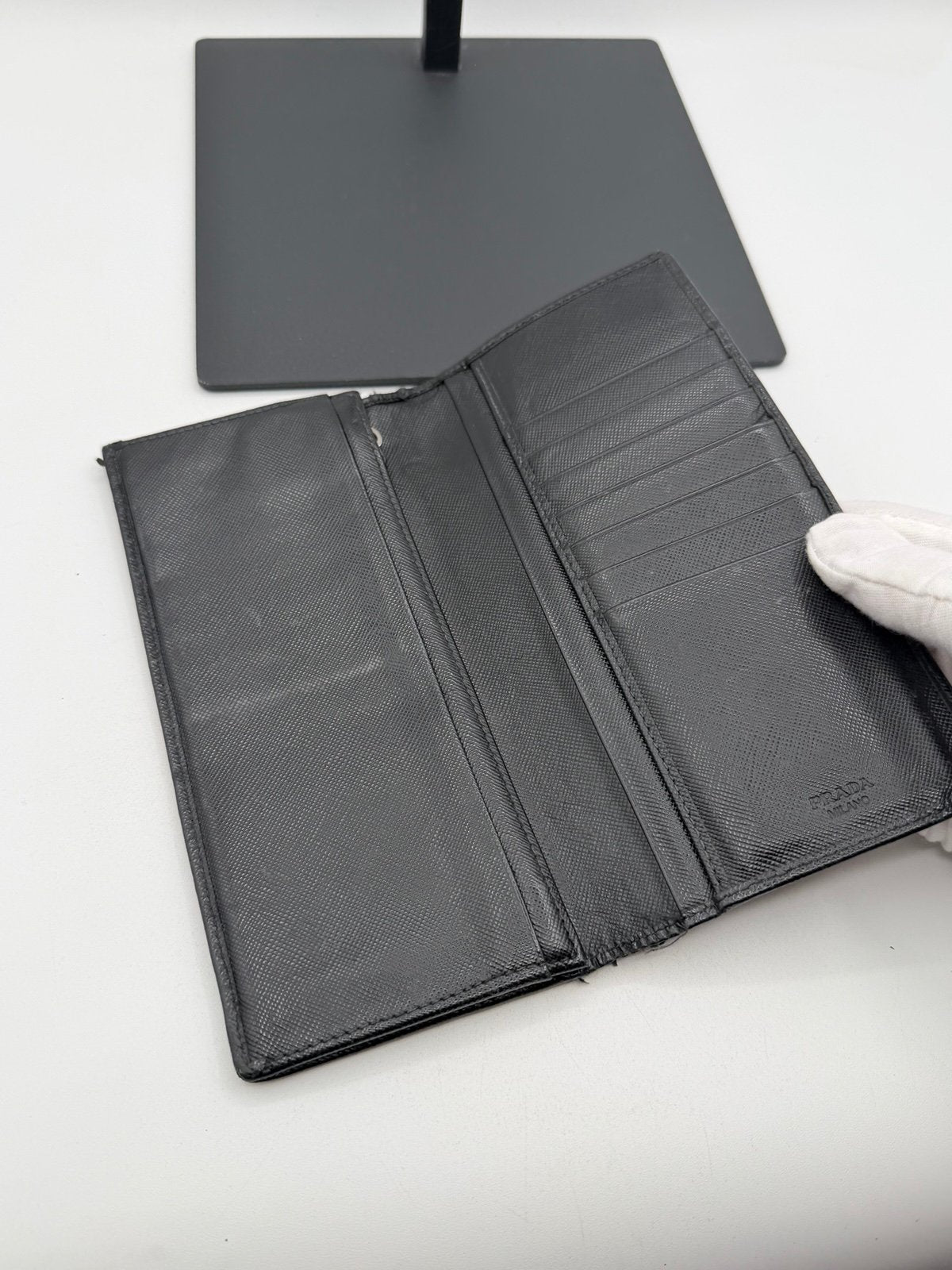 Pre-Owned Prada Saffiano Leather Long Bi Fold Wallet
