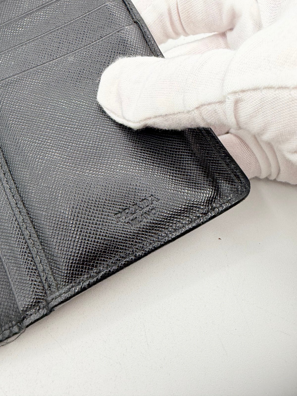 Pre-Owned Prada Saffiano Leather Long Bi Fold Wallet