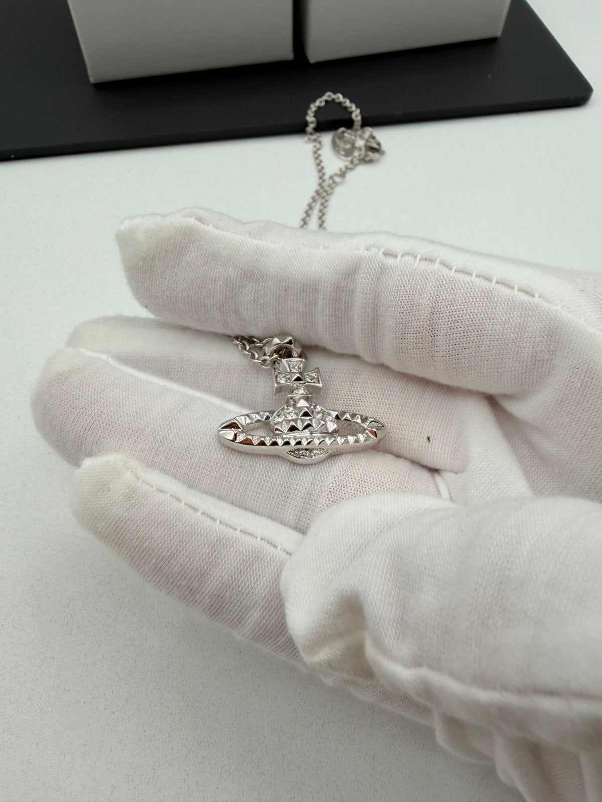 Pre-Owned Vivienne Westwood Orb Pendant Necklace Silver