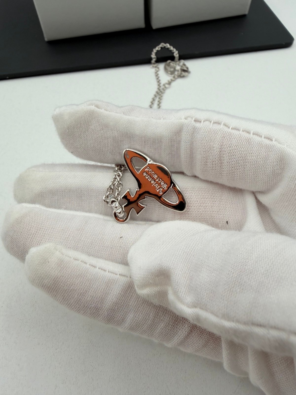 Pre-Owned Vivienne Westwood Orb Pendant Necklace Silver