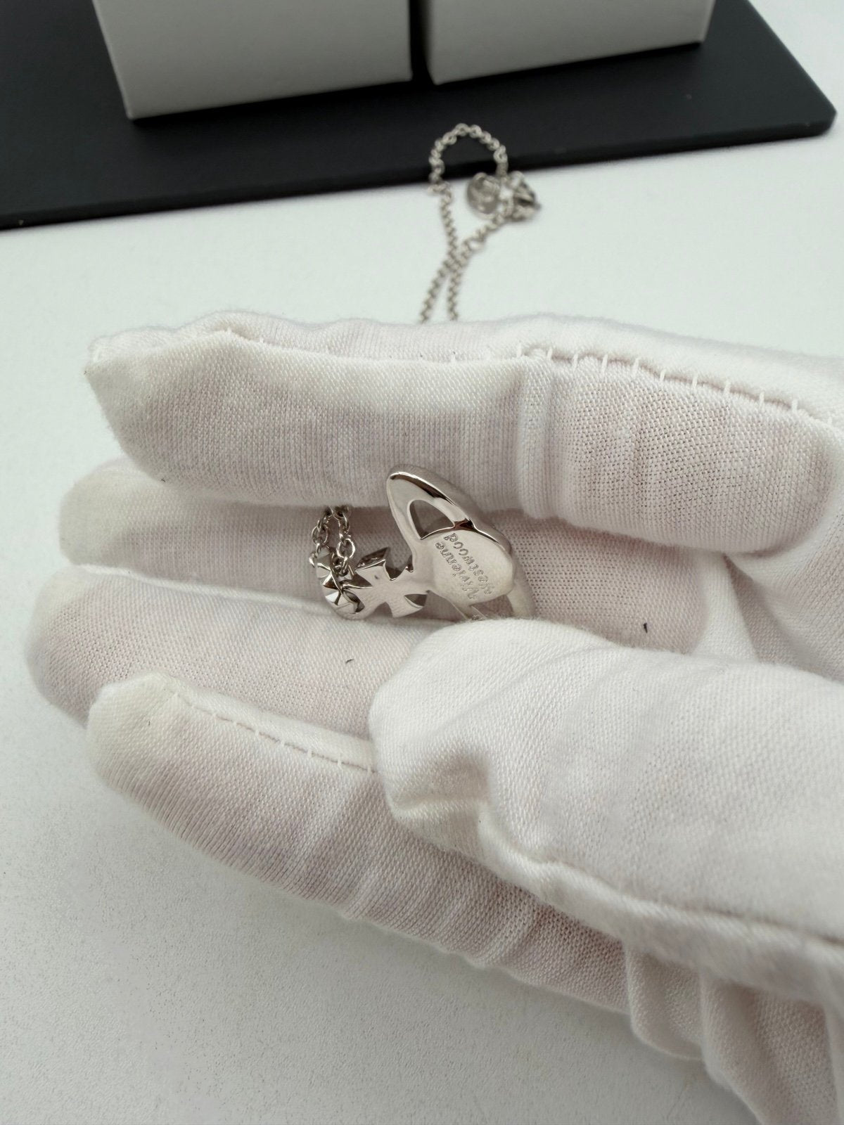 Pre-Owned Vivienne Westwood Orb Pendant Necklace Silver