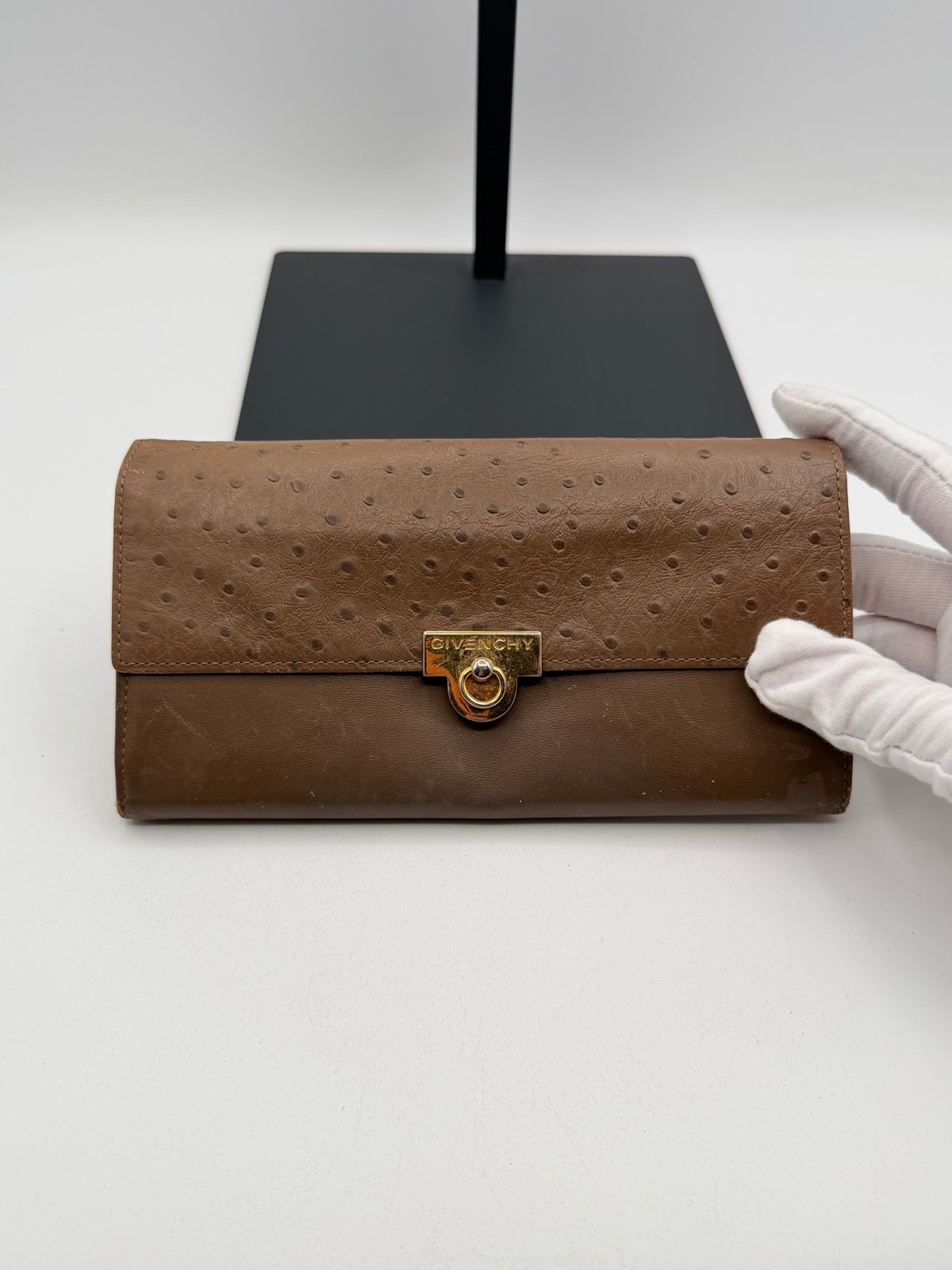 Pre-Owned Givenchy Vintage Ostrich Leather Wallet