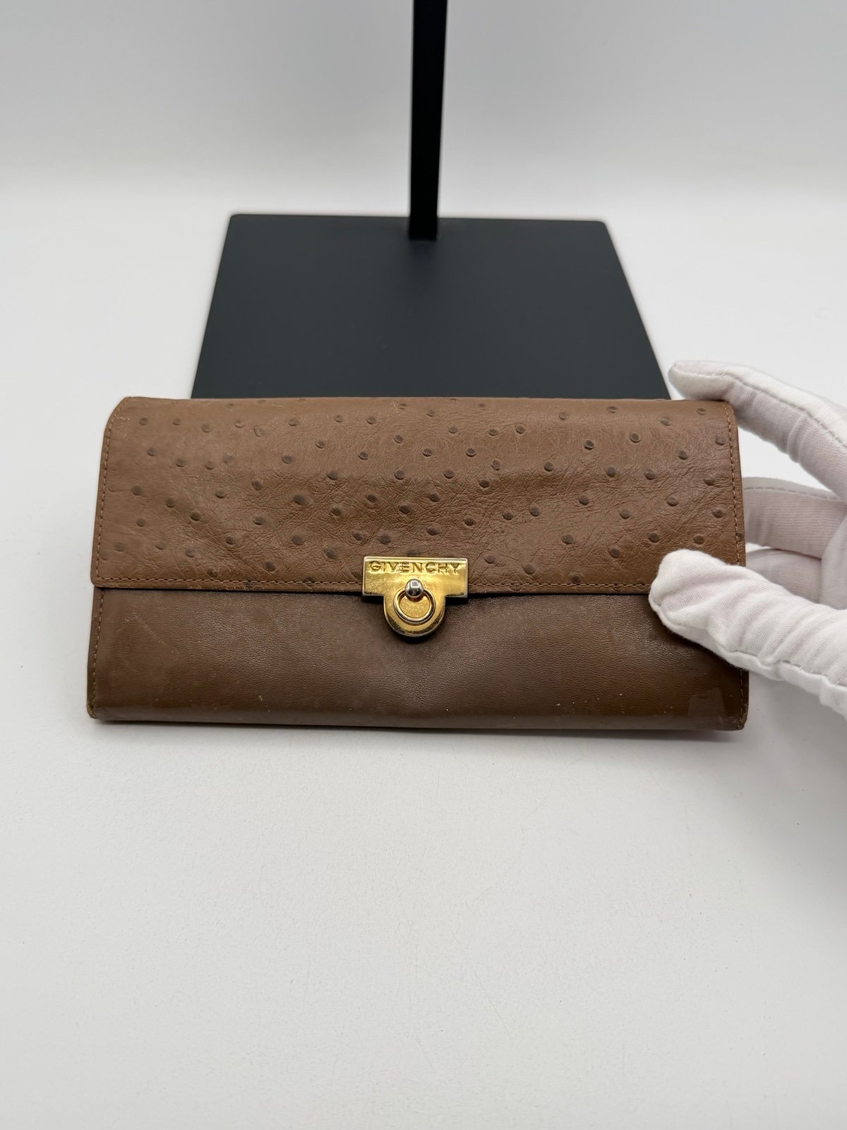 Pre-Owned Givenchy Vintage Ostrich Leather Wallet