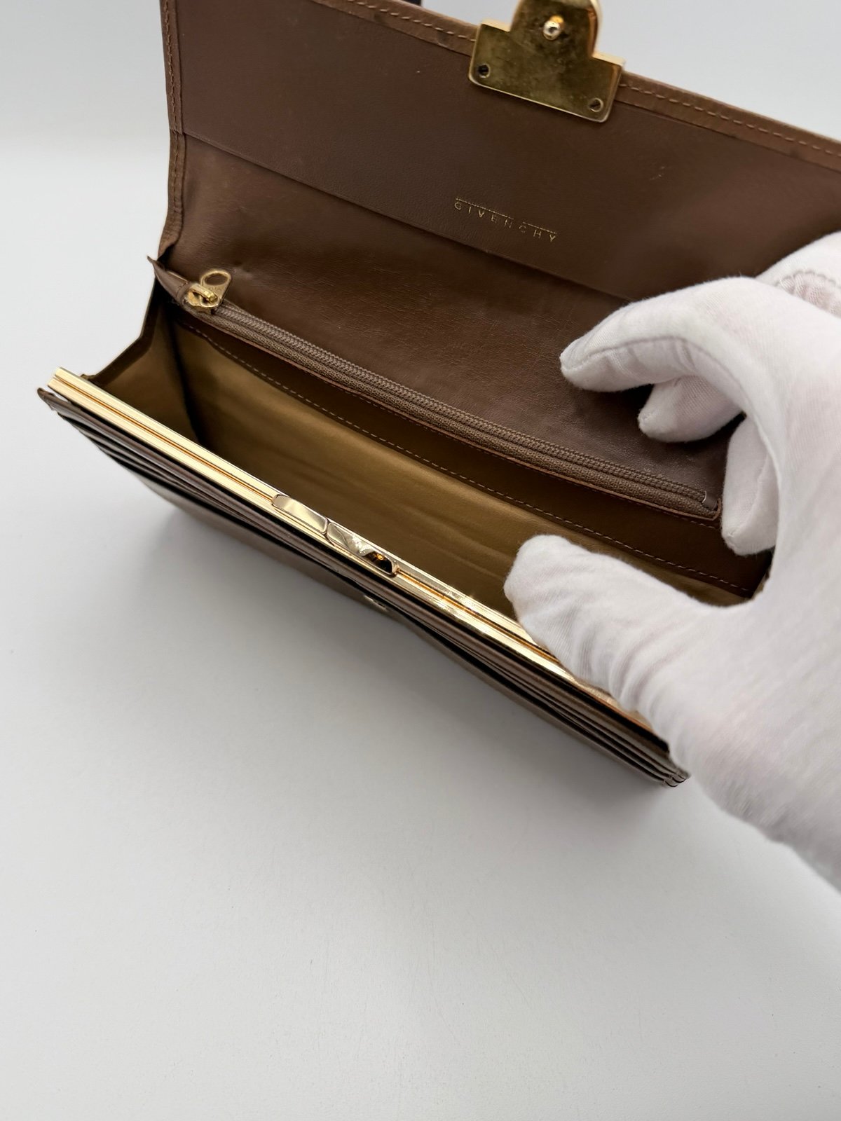 Pre-Owned Givenchy Vintage Ostrich Leather Wallet