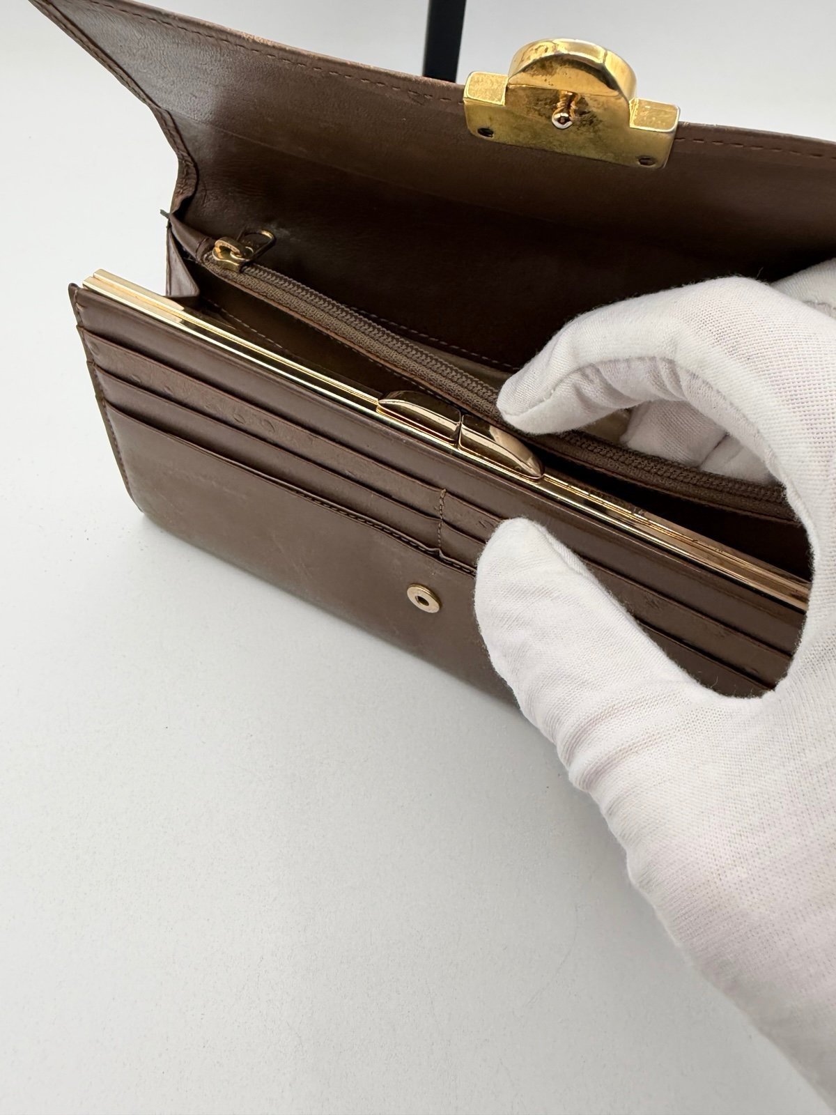 Pre-Owned Givenchy Vintage Ostrich Leather Wallet