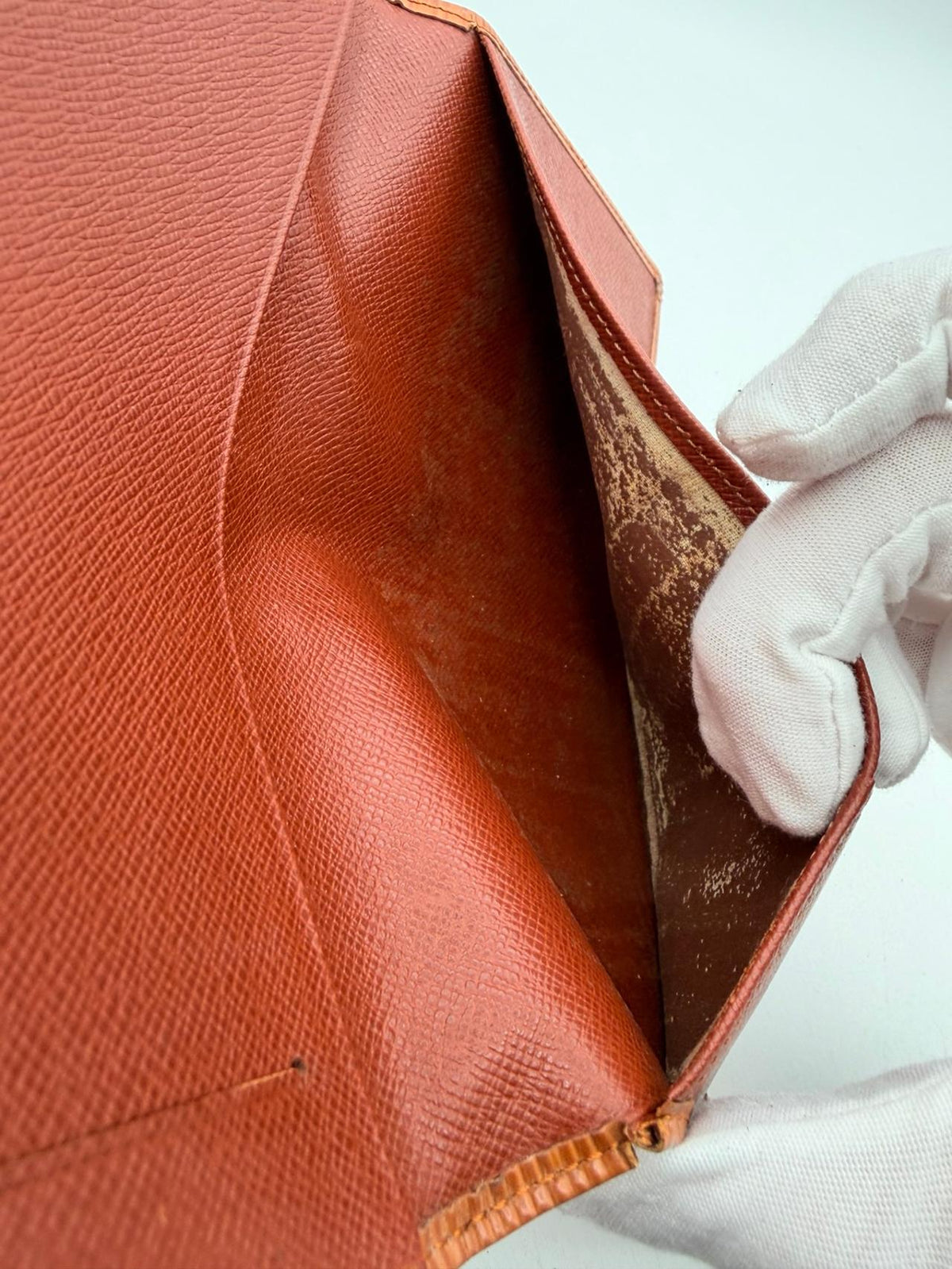 Pre-Owned Louis Vuitton Epi Leather Long Wallet