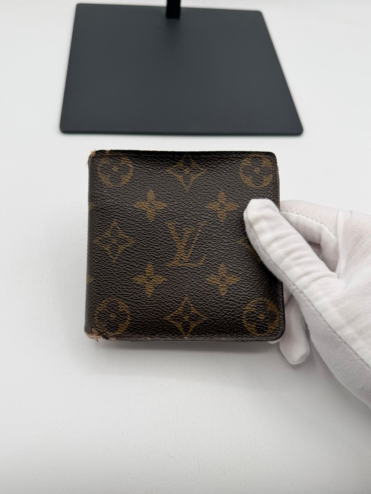 Pre-Owned Louis Vuitton Monogram Bi Fold Wallet