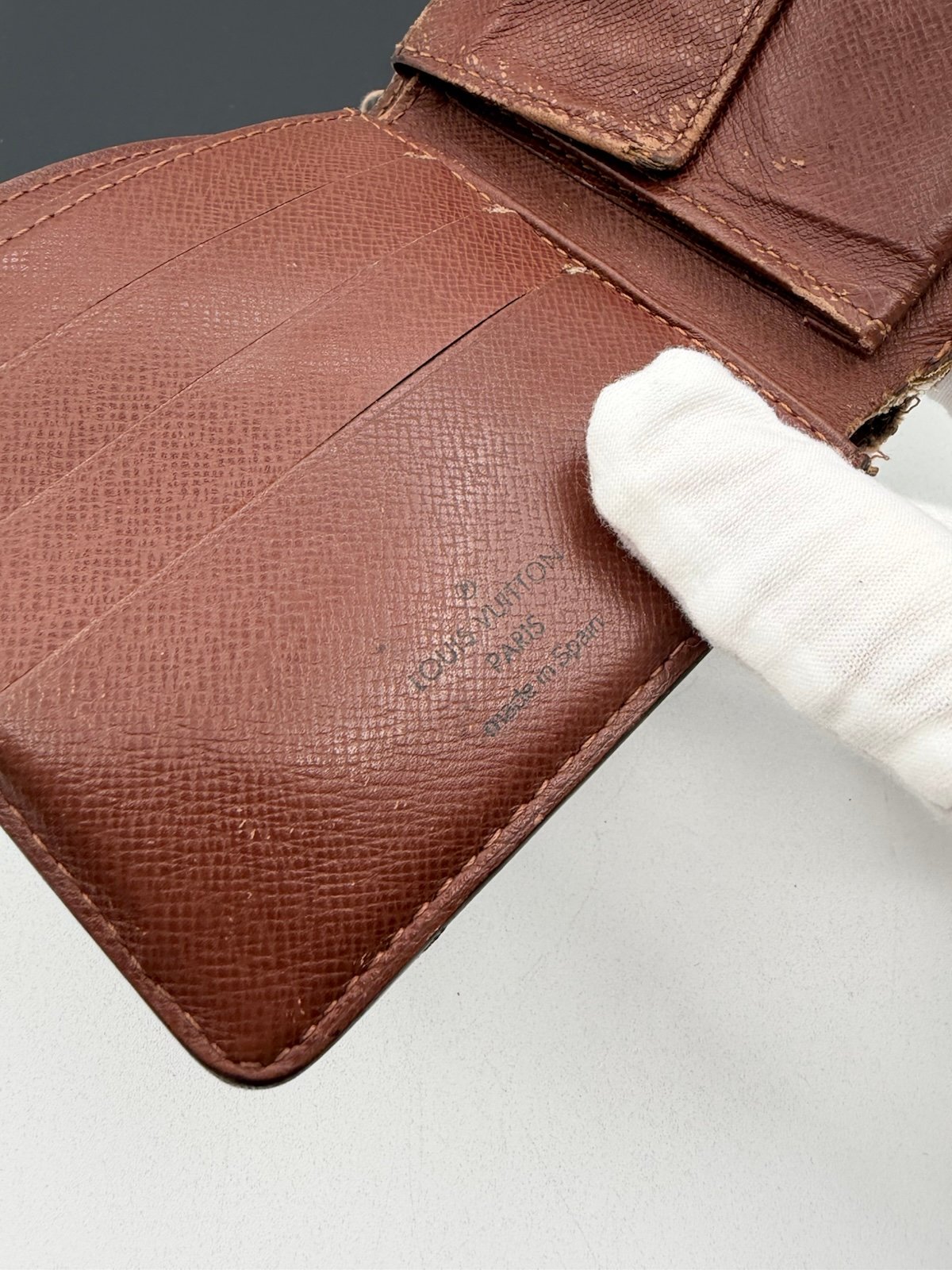 Pre-Owned Louis Vuitton Monogram Bi Fold Wallet