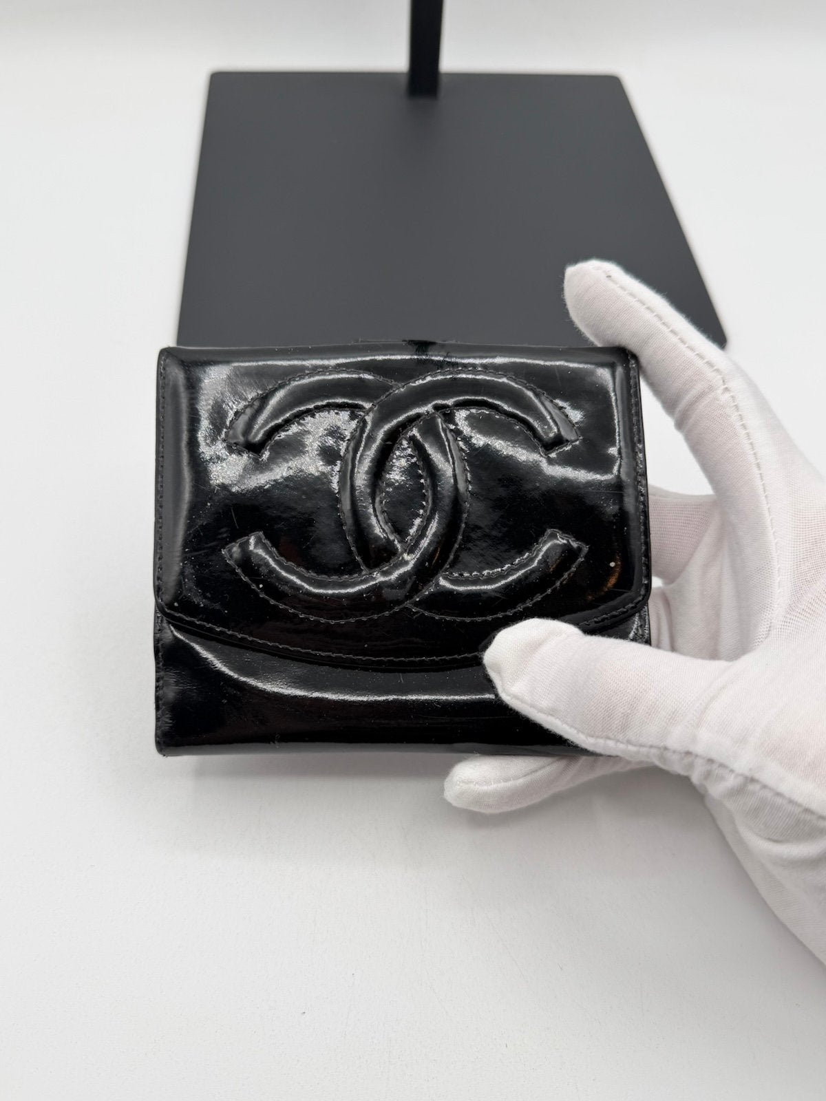 Pre-Owned Chanel Patent Leather CC Wallet