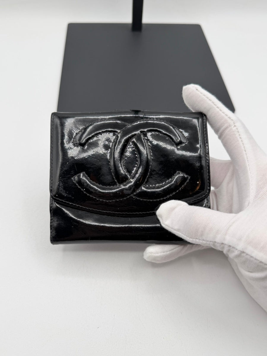 Pre-Owned Chanel Patent Leather CC Wallet