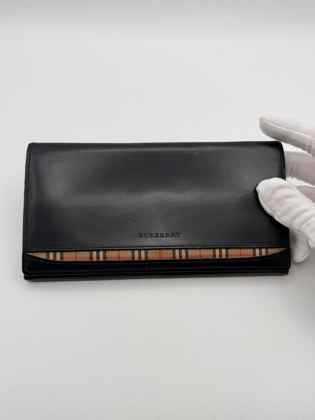 Pre-Owned Burberry Black Leather Long Wallet
