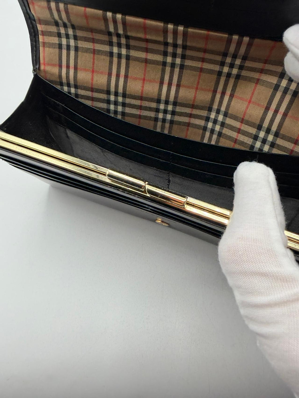 Pre-Owned Burberry Black Leather Long Wallet