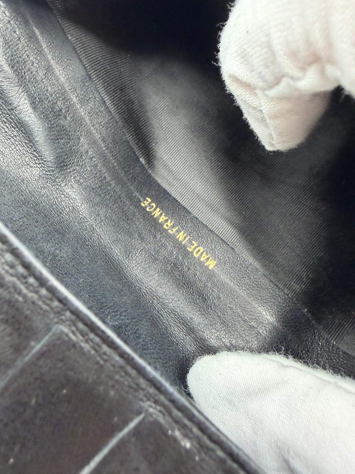Pre-Owned Chanel Large Pebbled Leather Wallet