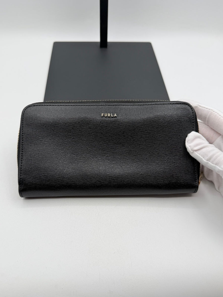Pre-Owned Furla Leather Zip Around Wallet