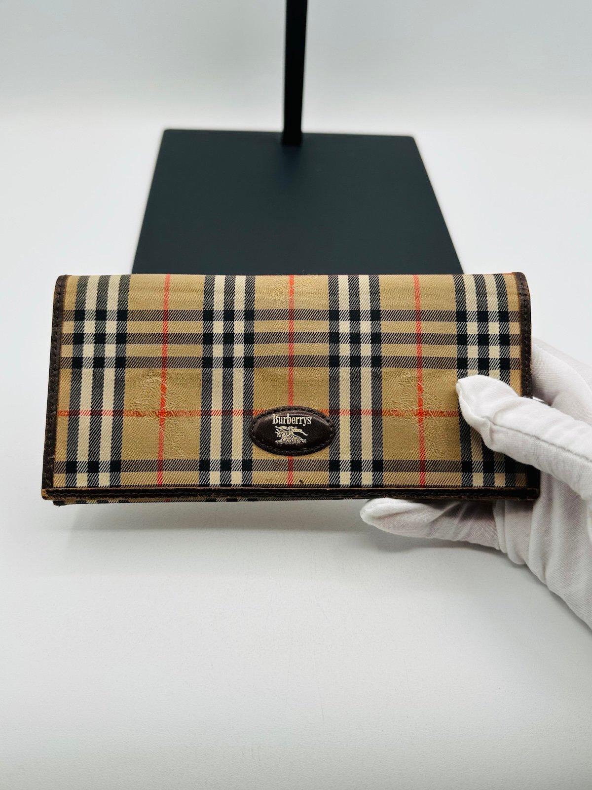 Pre-Owned Burberry Long Nova Plaid Wallet