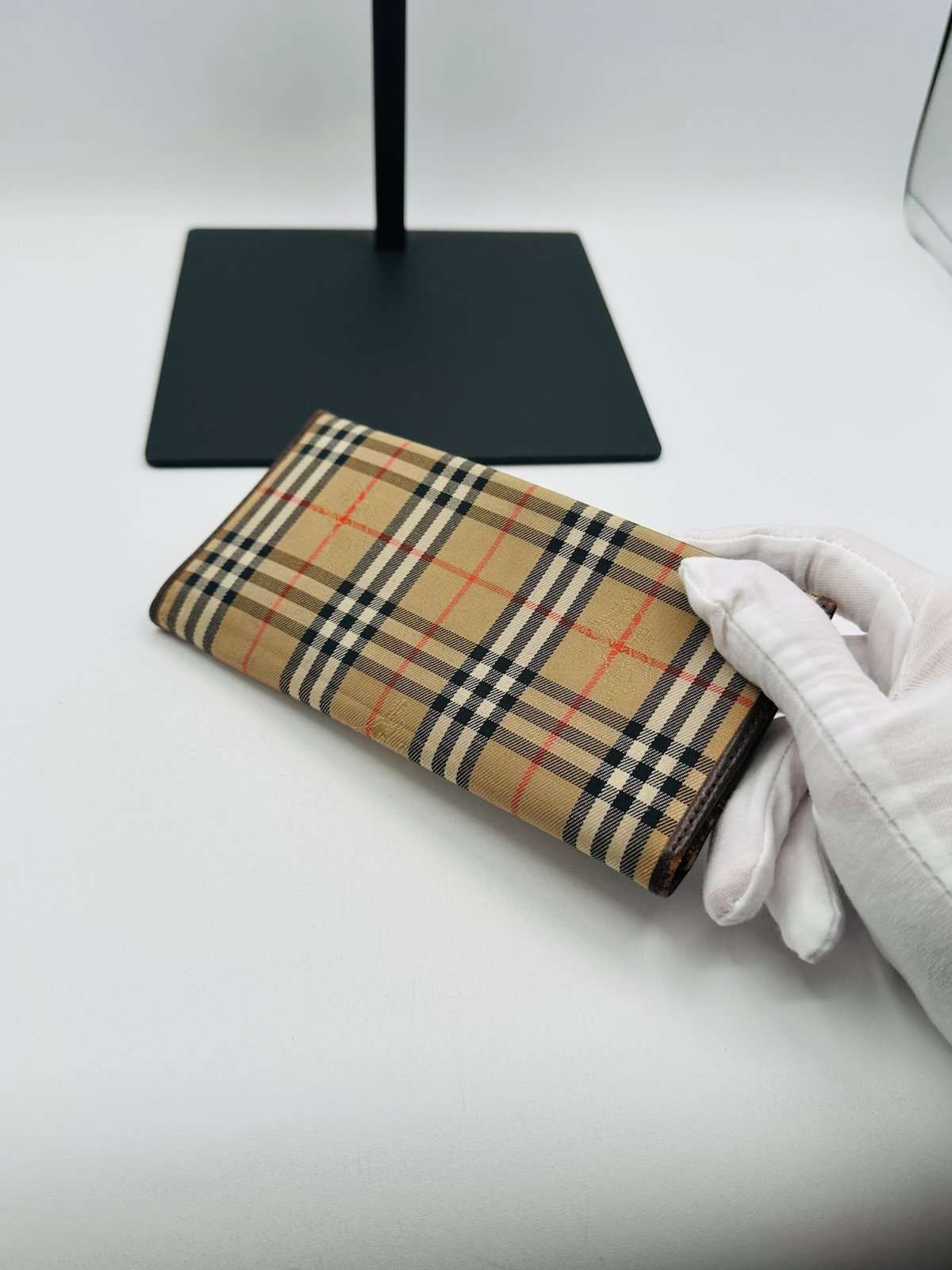 Pre-Owned Burberry Long Nova Plaid Wallet