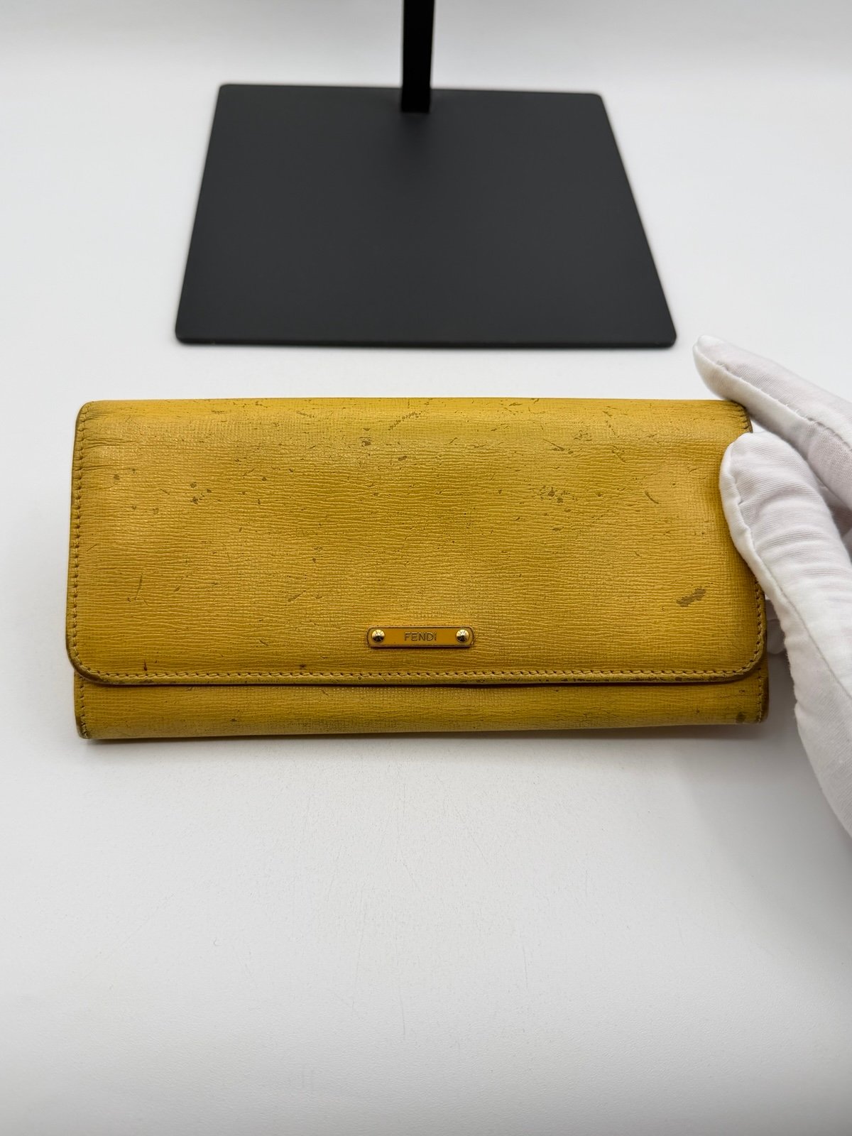 Pre-Owned Fendi Yellow Leather Bifold Flap Wallet