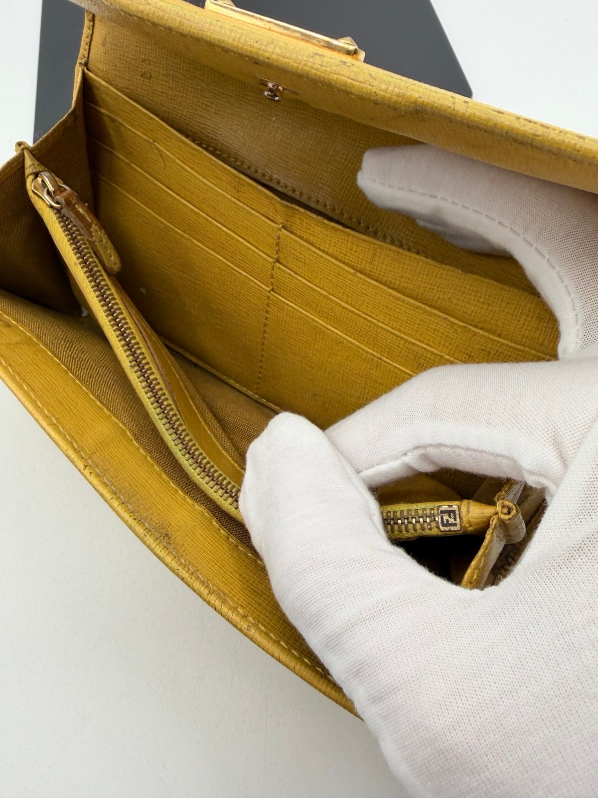 Pre-Owned Fendi Yellow Leather Bifold Flap Wallet