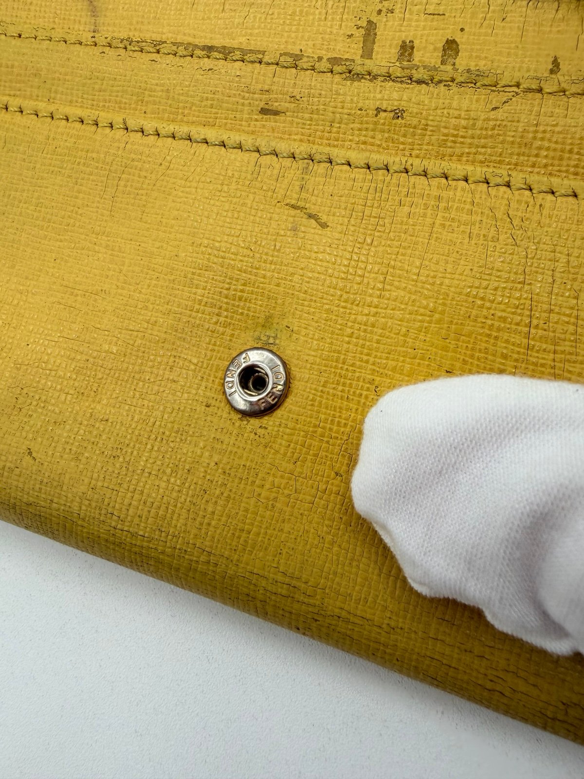 Pre-Owned Fendi Yellow Leather Bifold Flap Wallet
